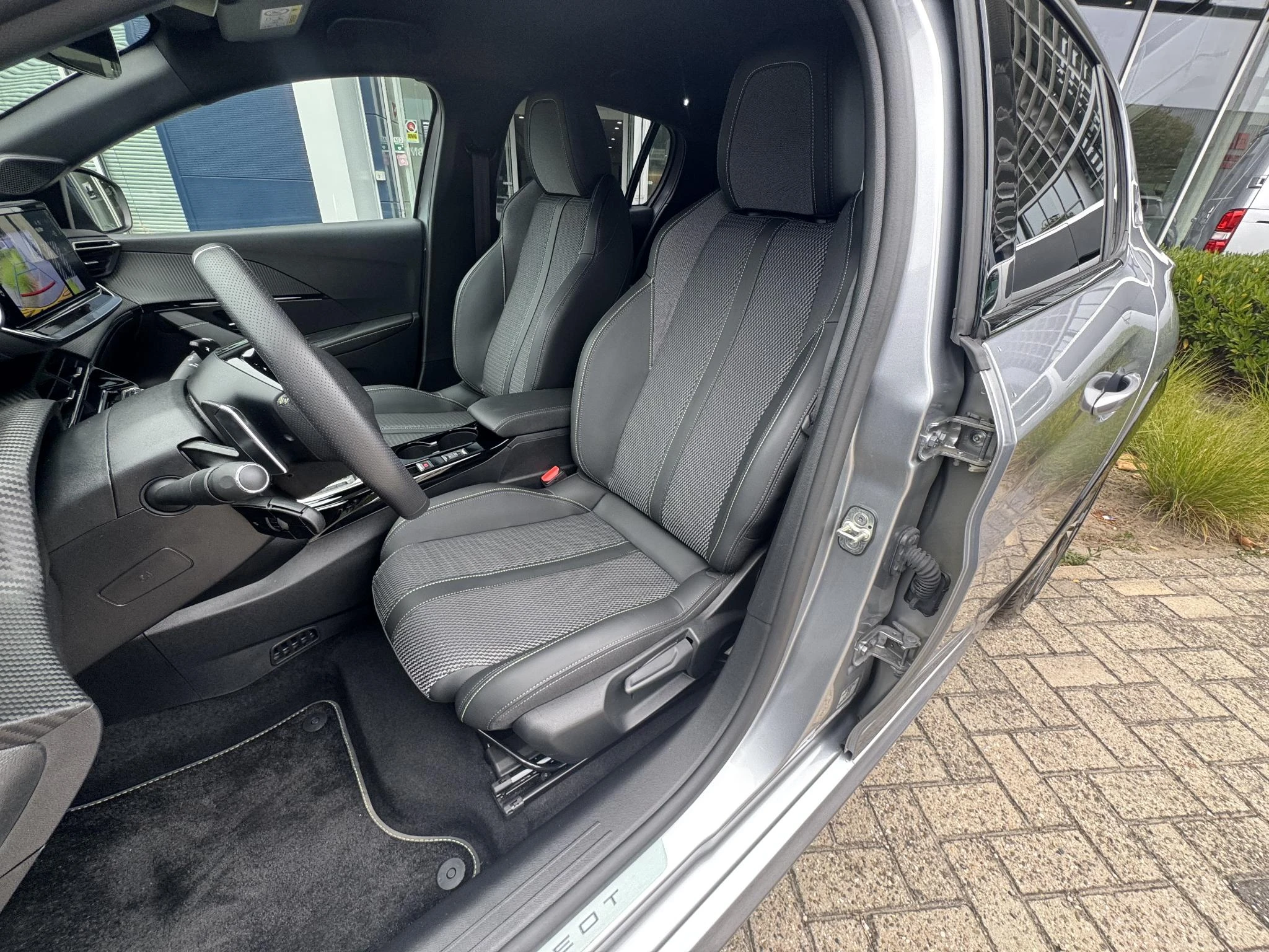 Peugeot-208-image-17