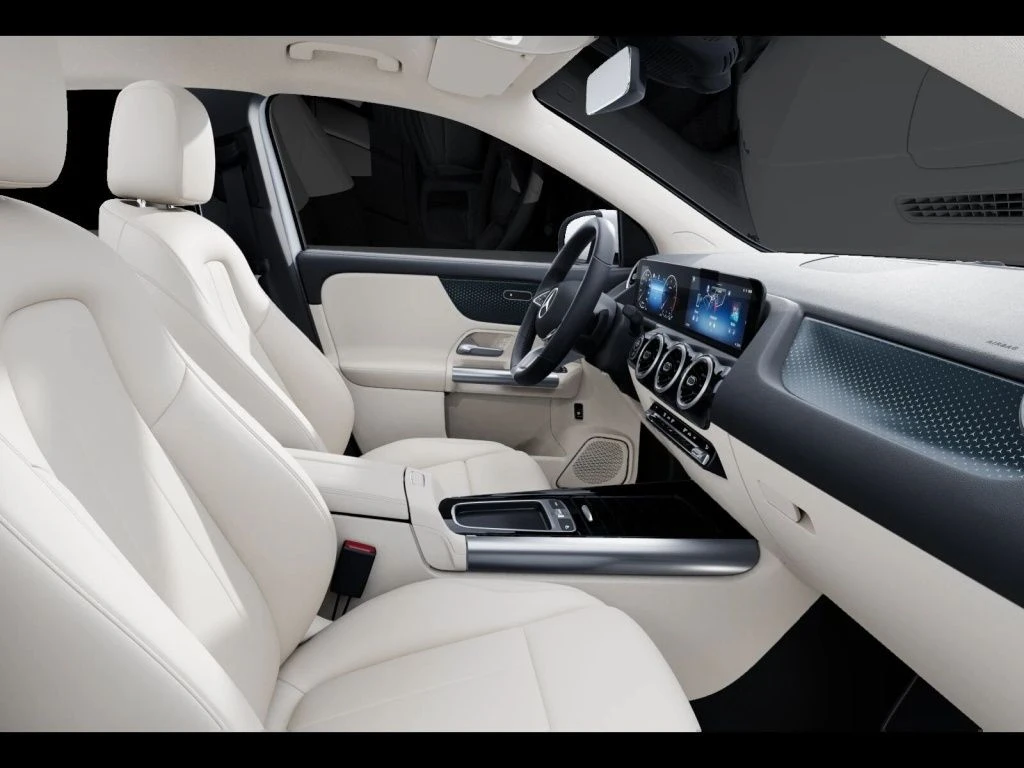 Mercedes-Benz-GLA 180 d-image-10