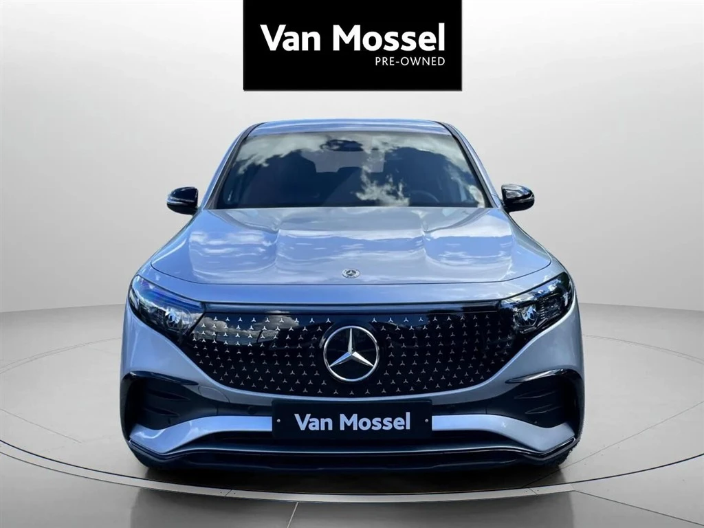Mercedes-Benz-EQB-image-1