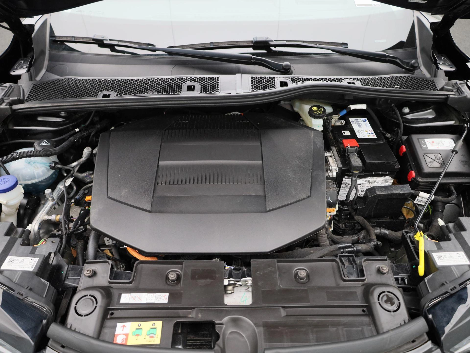 DS DS 3 Crossback E-Tense PERFORMANCE Line +
