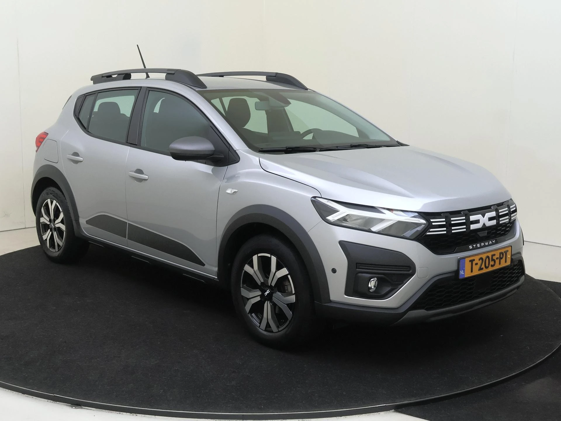 Dacia-Sandero Stepway-image-1
