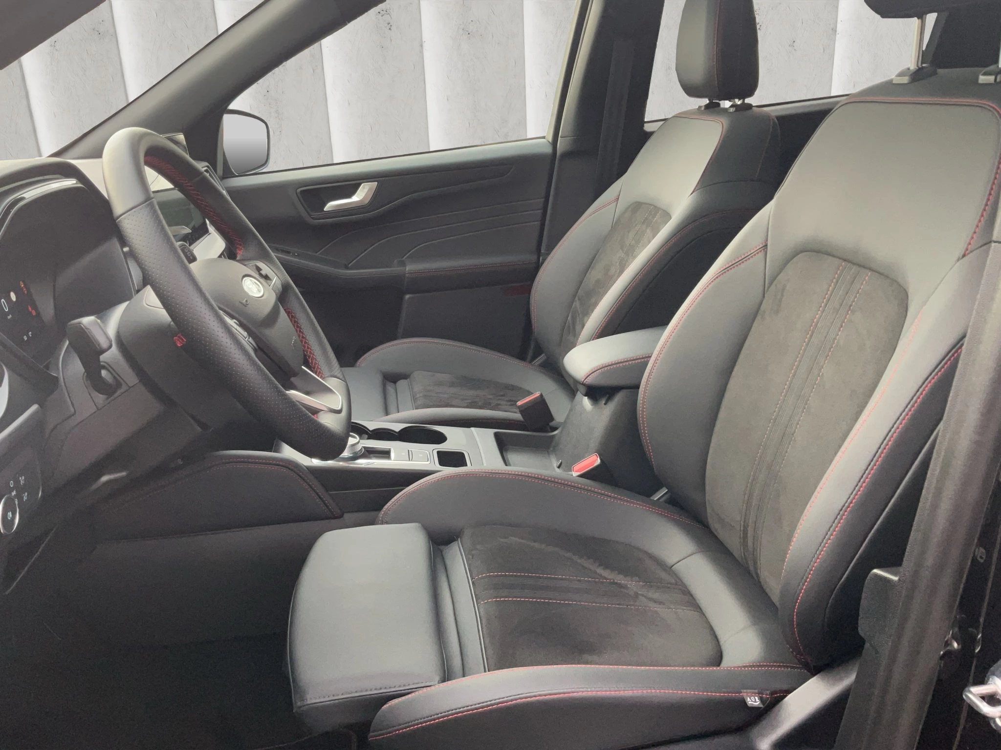 Ford Kuga ST-Line X Aut.*PANO*AHK*360GRAD*LED-MATRIX*NAVI*GRA*WINTER-PKT.