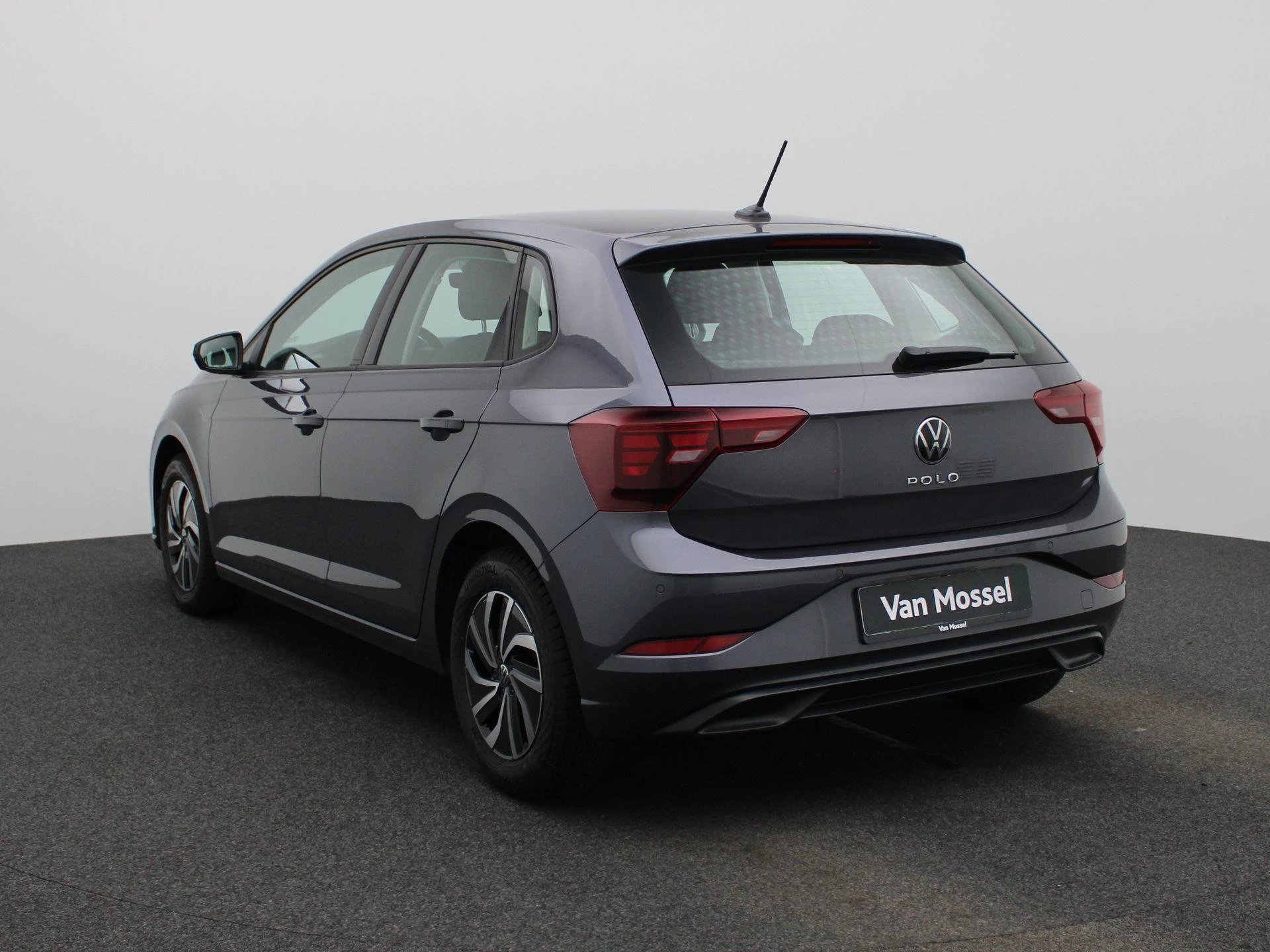 Volkswagen-Polo-image-1