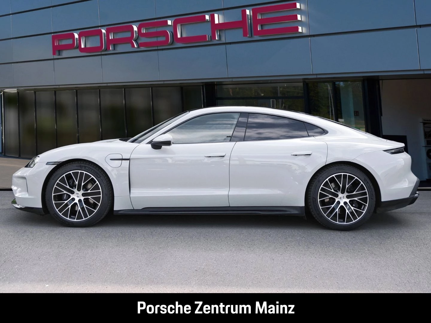 Porsche-Taycan-image-6