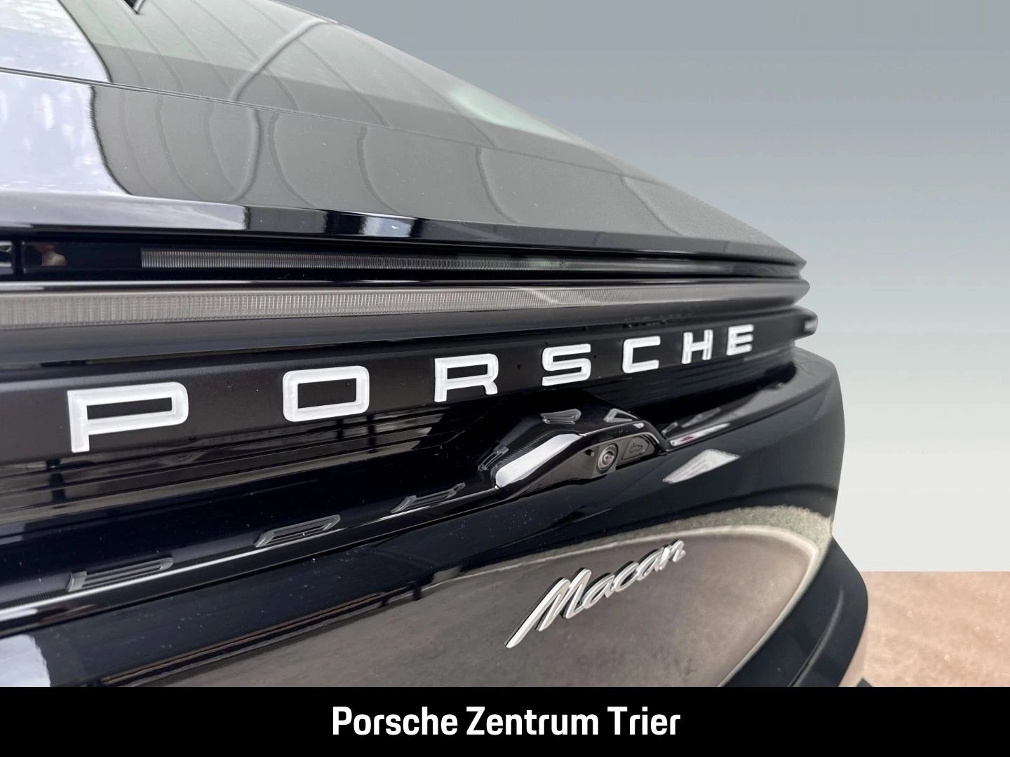 Porsche-Macan-image-12