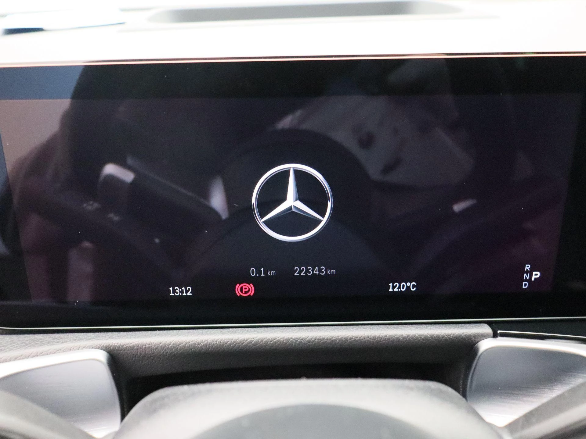 Mercedes-Benz-EQB-image-11