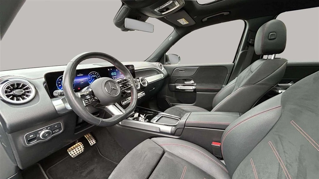 Mercedes-Benz-EQB-image-9