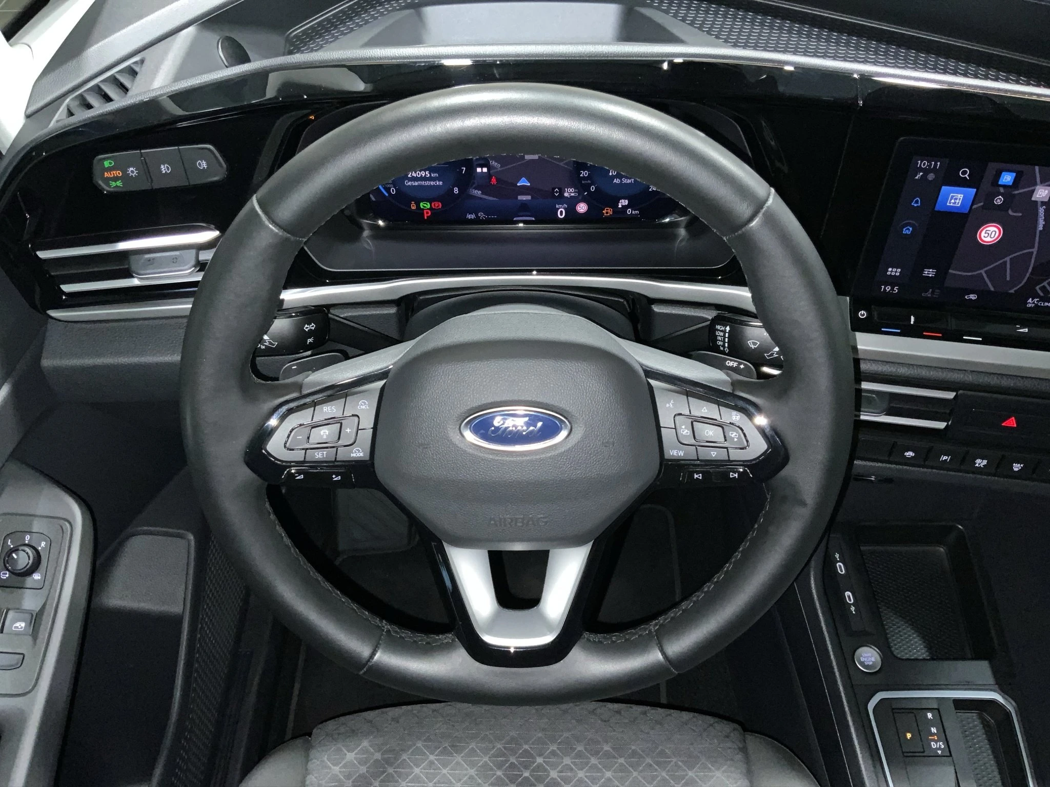 Ford-Tourneo Connect-image-12