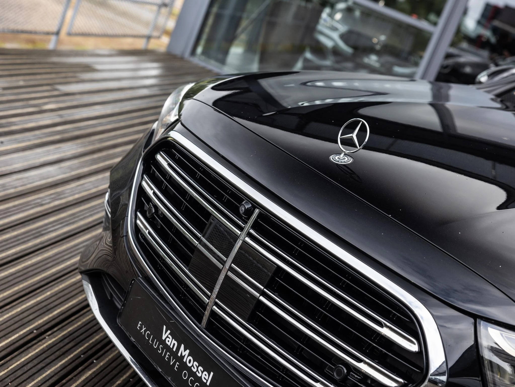 Mercedes-Benz-E-Klasse-image-12