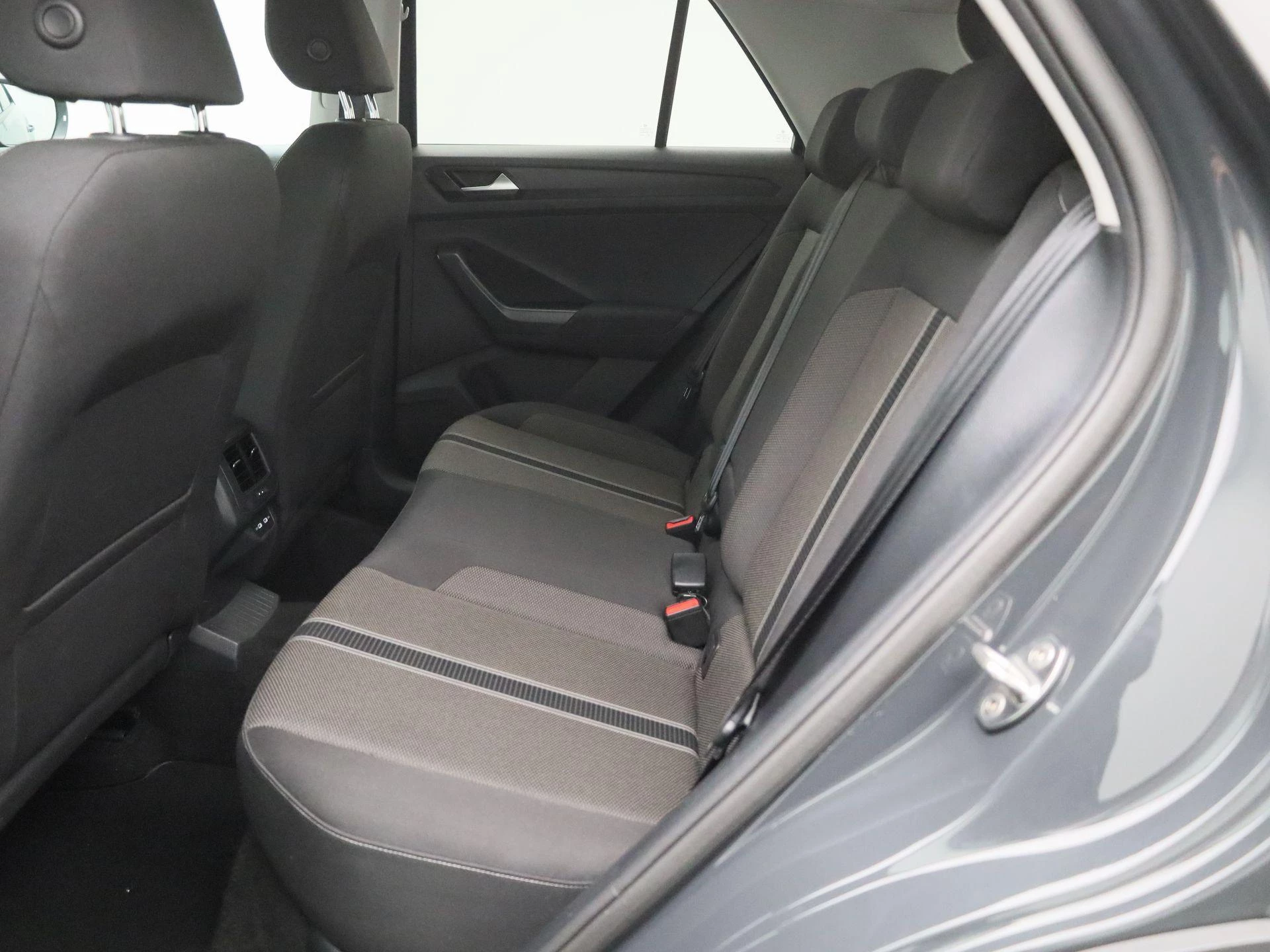 Volkswagen-T-Roc-image-8