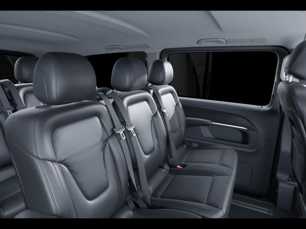 Mercedes-Benz-V-Klasse 300-image-11