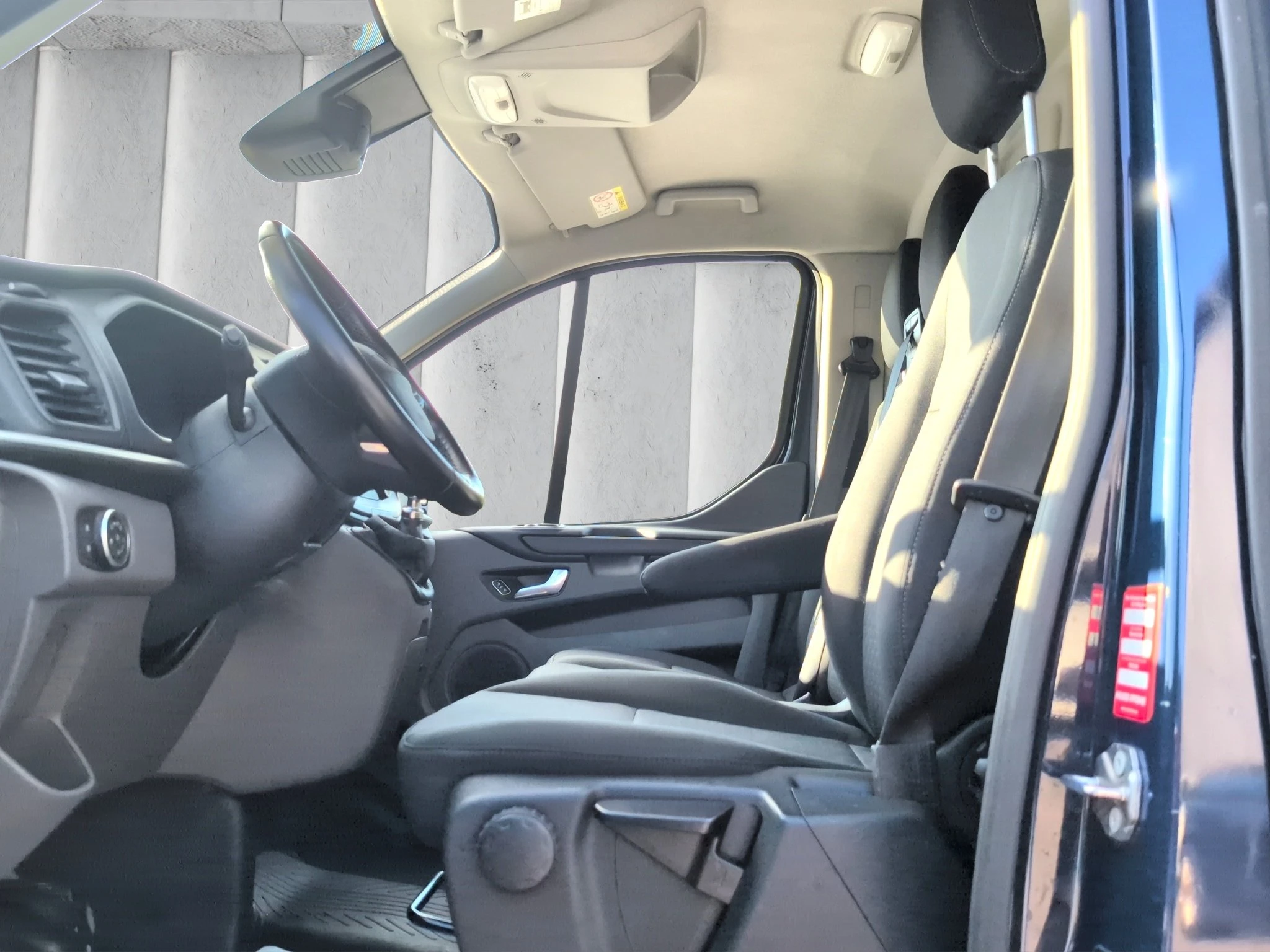 Ford-Transit Custom-image-9