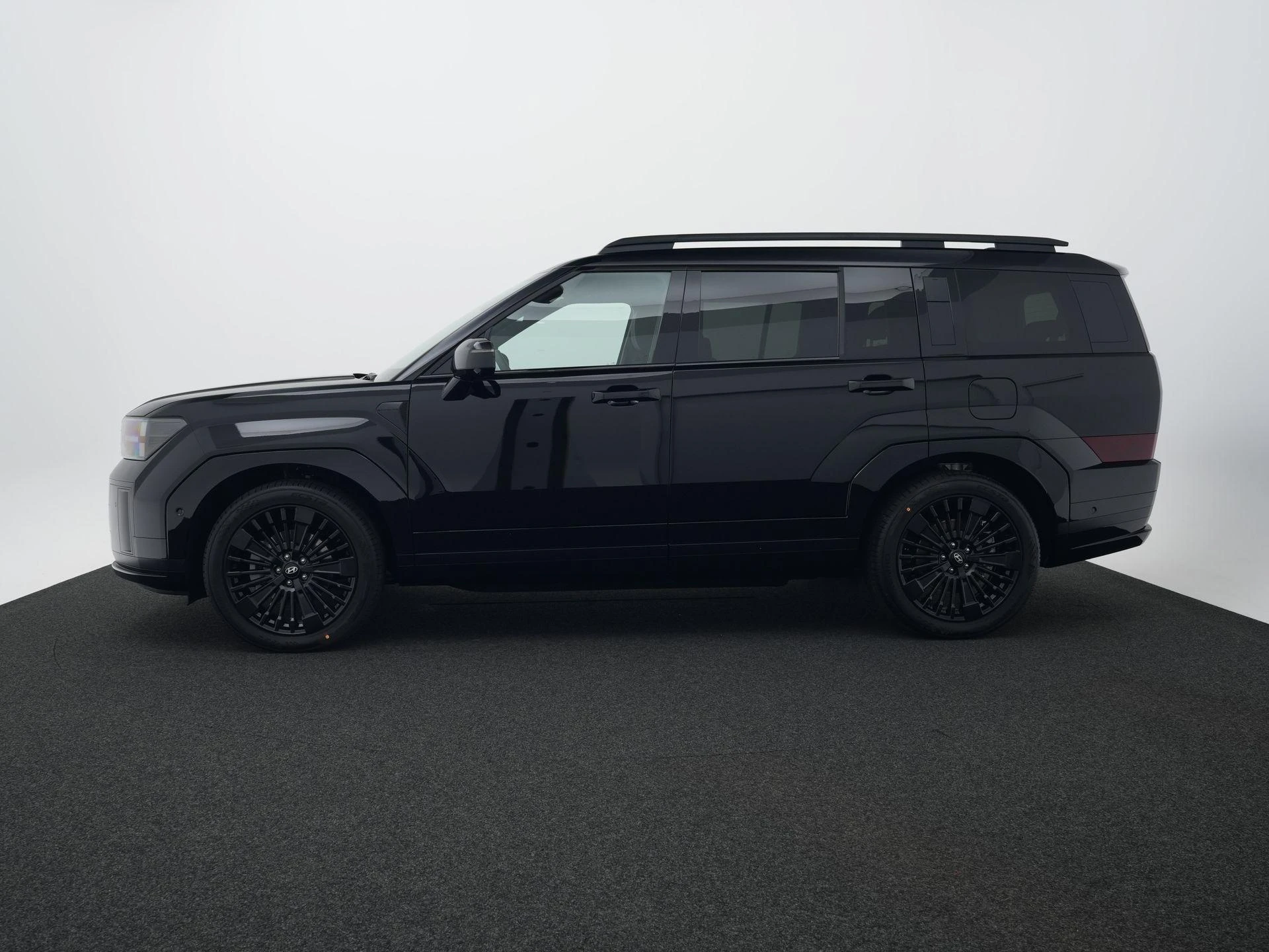 Hyundai-Santa Fe-image-4