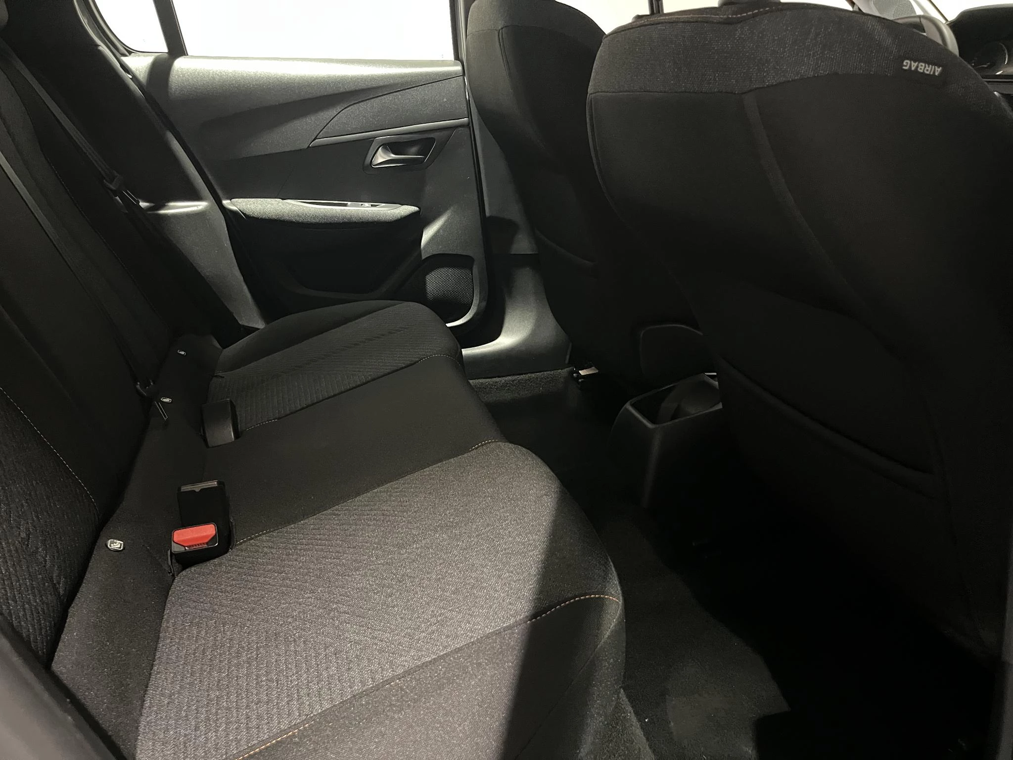 Peugeot-208-image-15