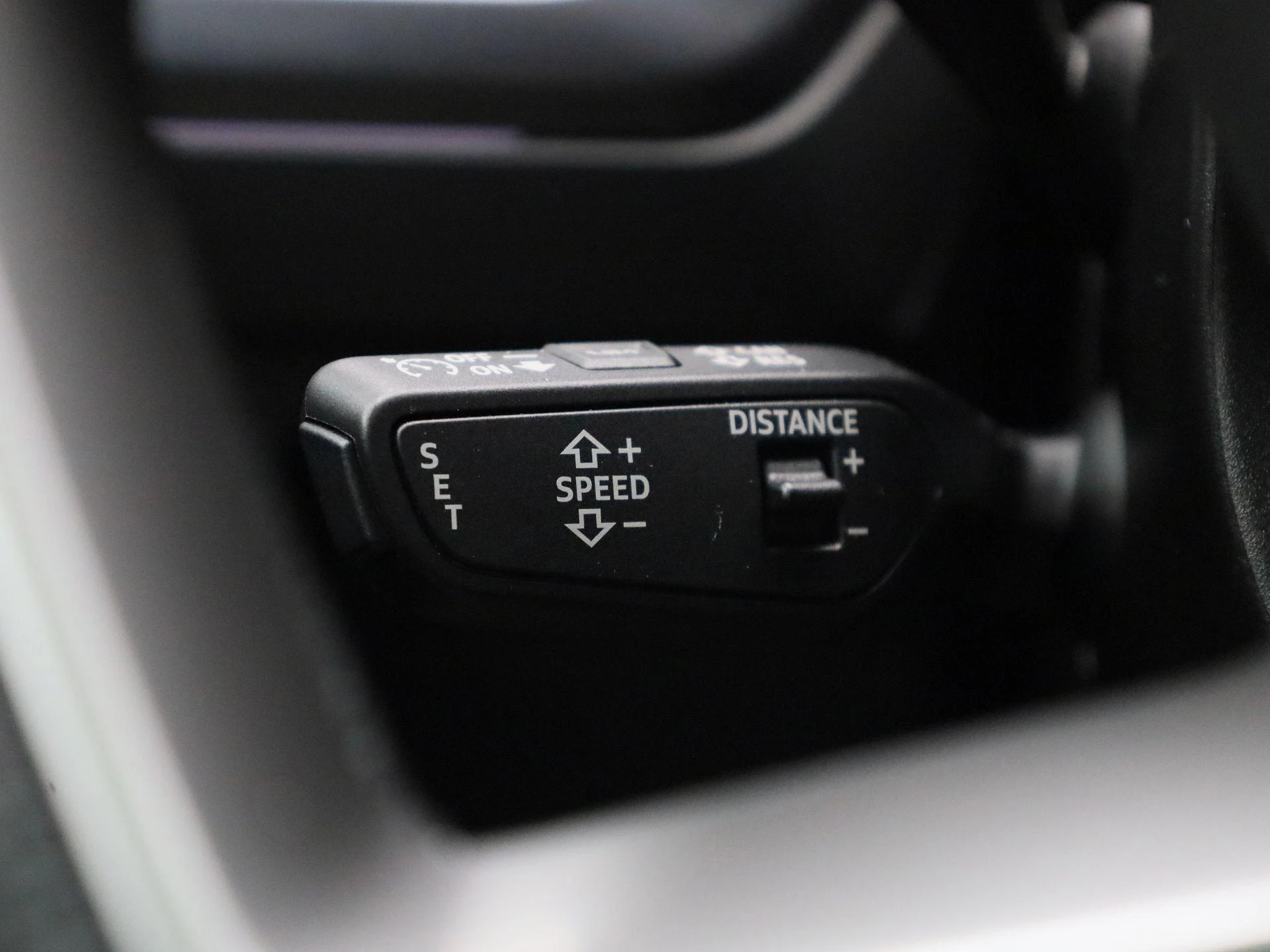Audi-Q4 e-tron-image-19