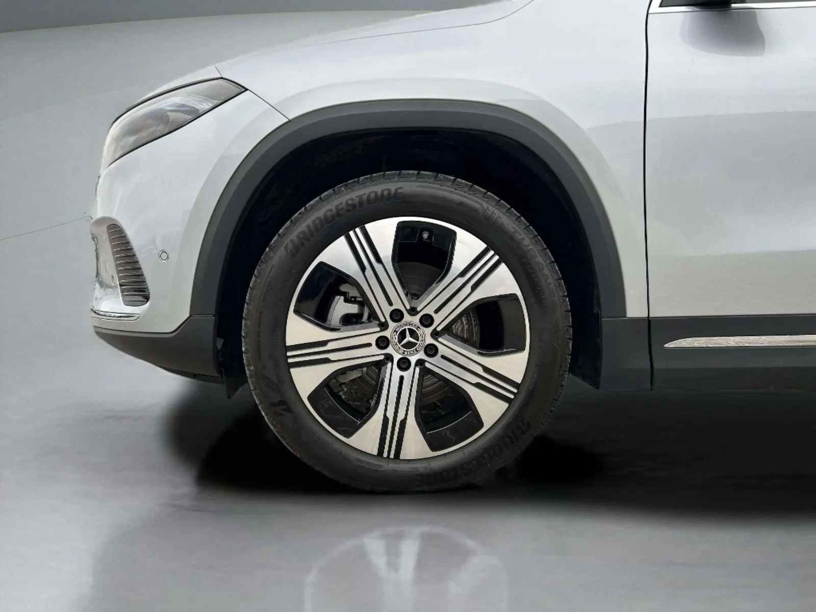 Mercedes-Benz-EQA-image-8