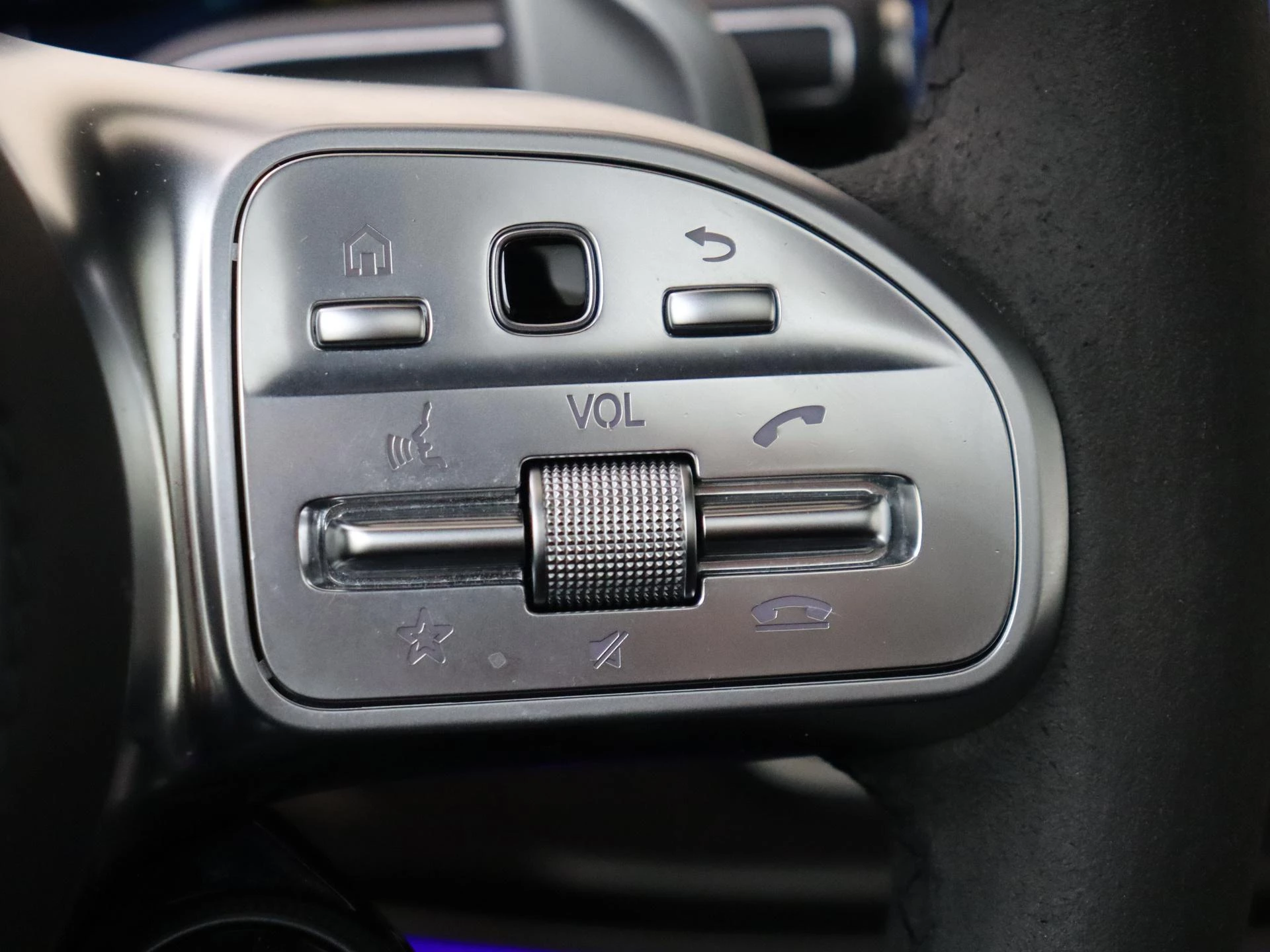 Mercedes-Benz-GLE-image-19