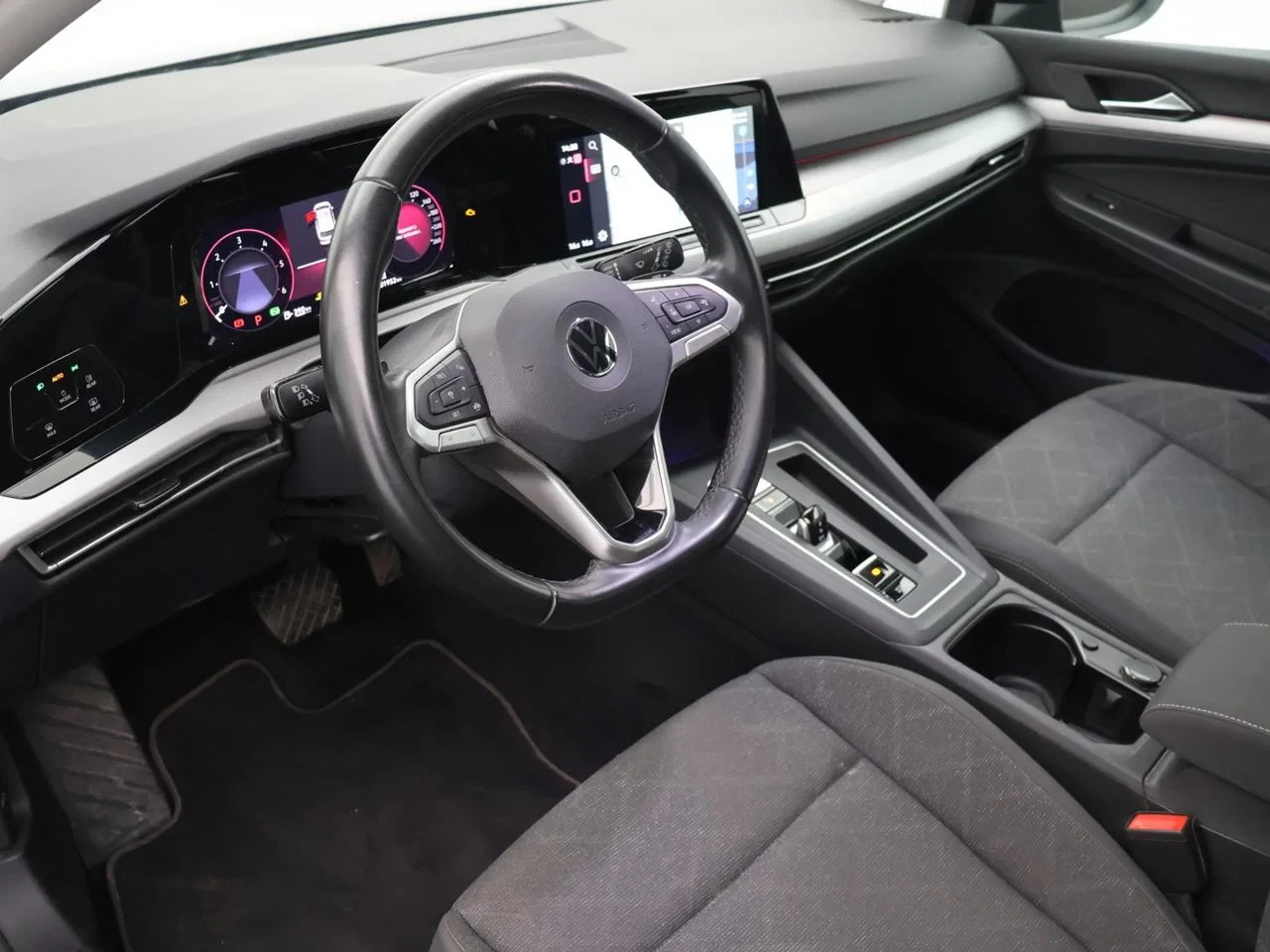 Volkswagen Golf Variant VIII Golf Variant Life 2.0TDI 115PK *AUTOMAAT*TREKHAAK*VIRTUAL COCKPIT*CAMERA*ACC*PDC*NAVI*APP-CONNECT*AIRCO*...*