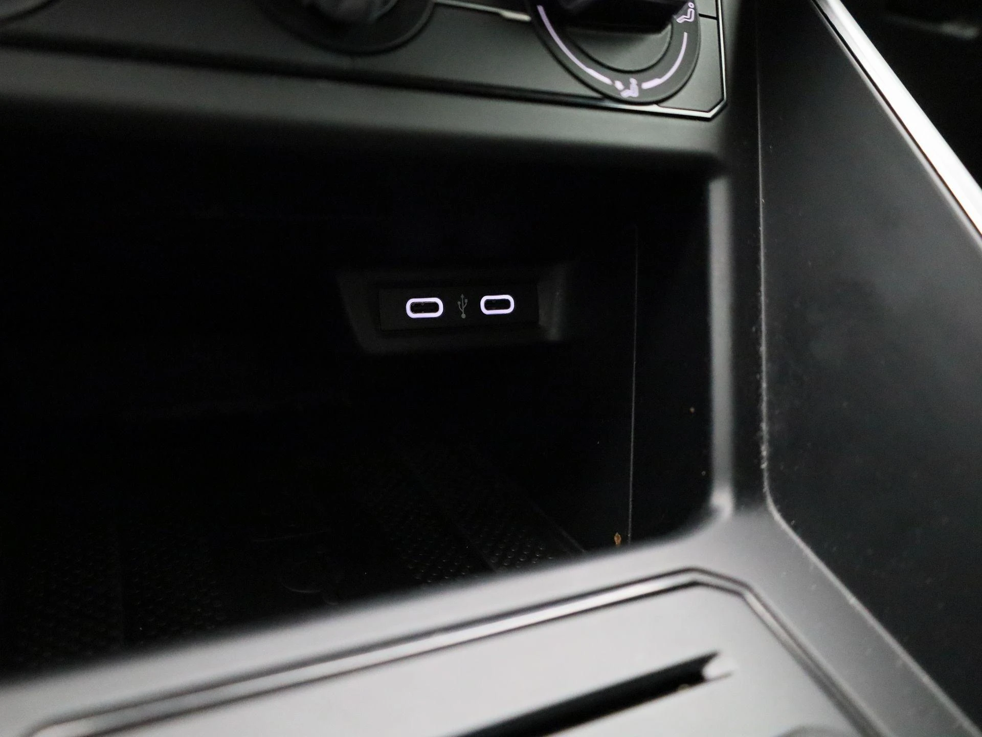 Volkswagen-Polo-image-22