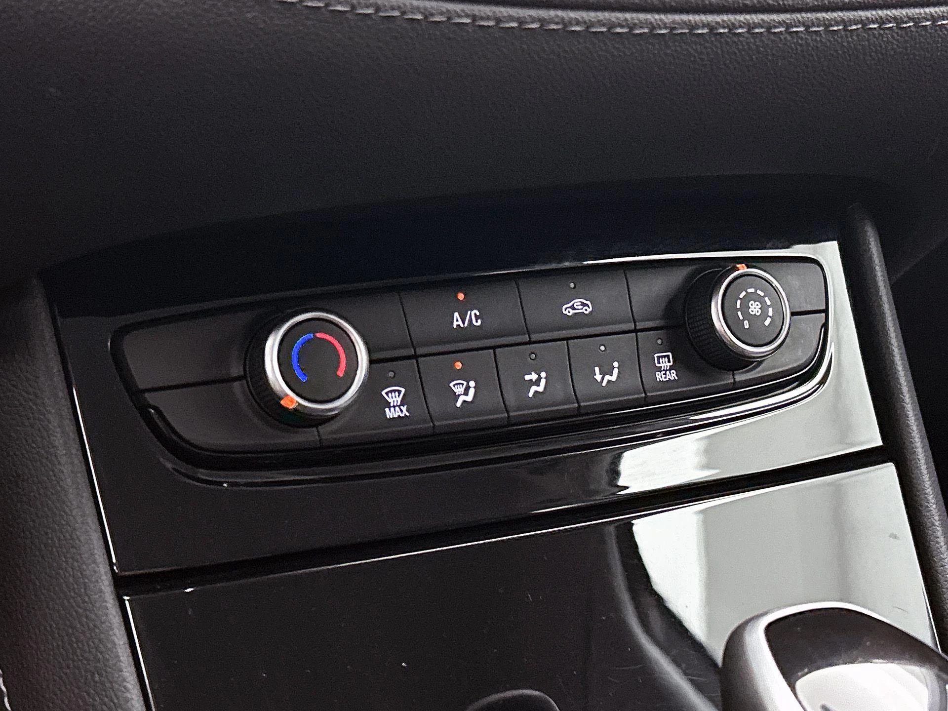 Opel Grandland X 1.2 Turbo 120 Jaar Edition