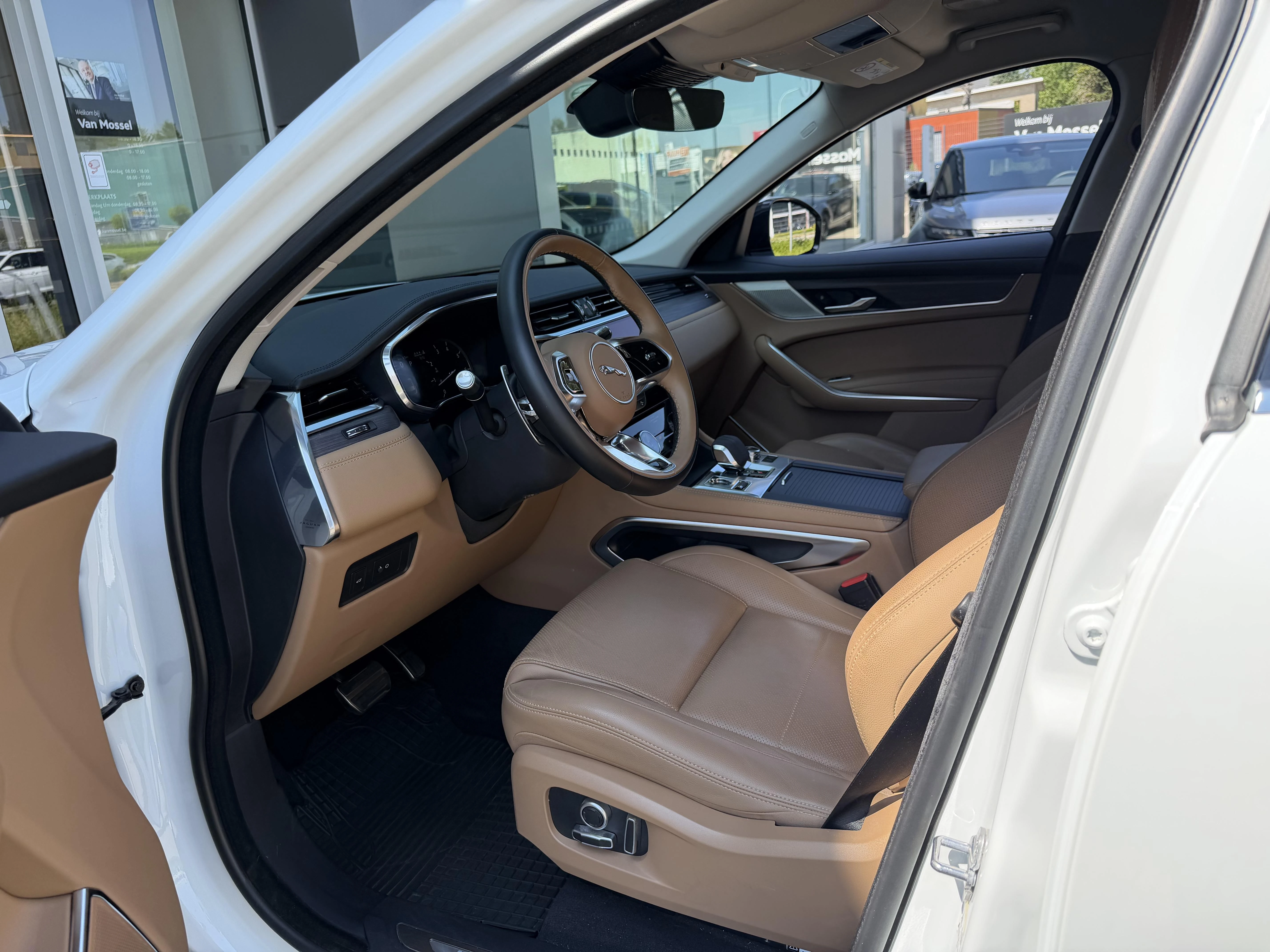 Jaguar F-PACE P250 SE AWD Auto. 22MY