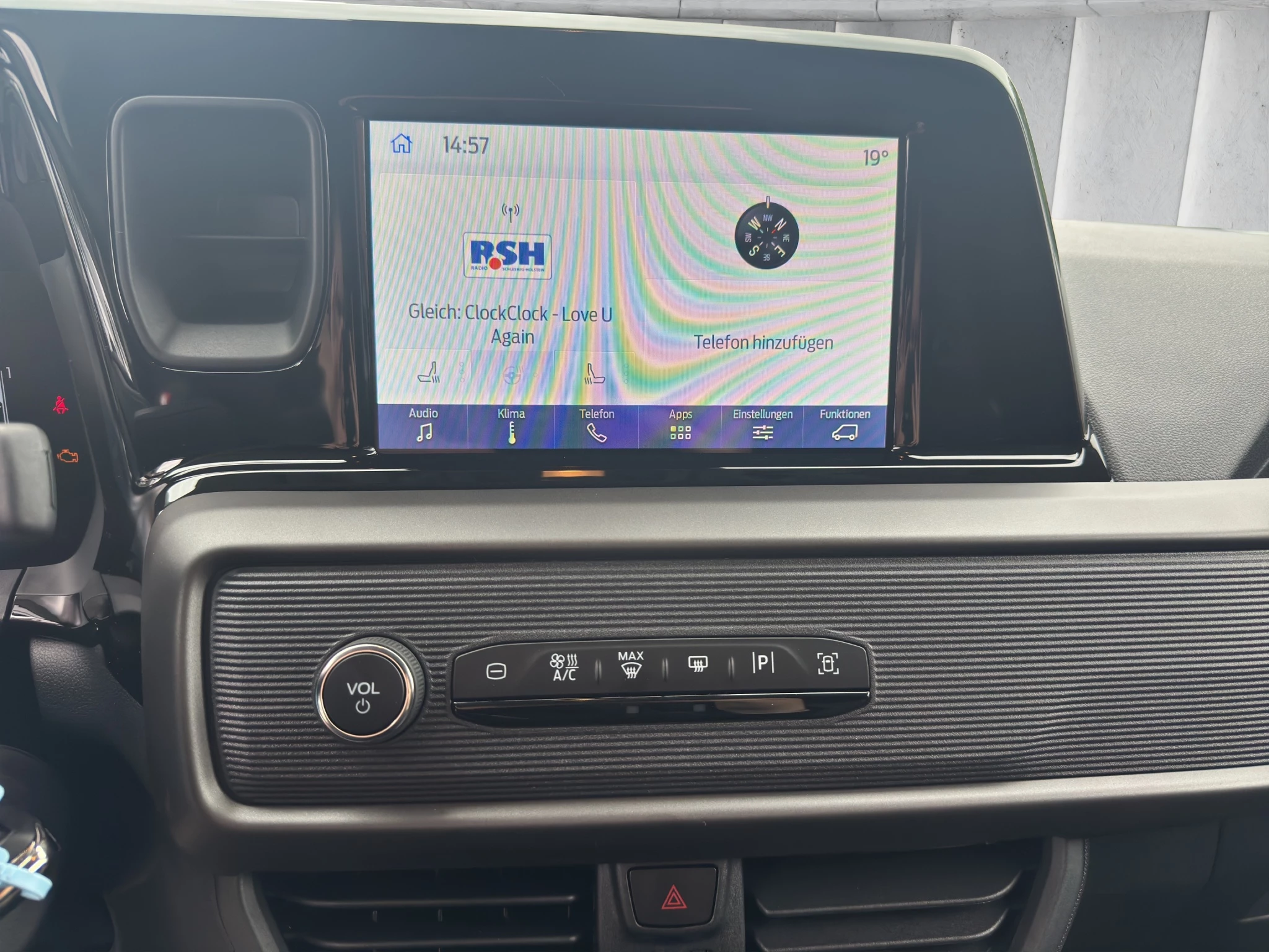 Ford-Transit Courier-image-14