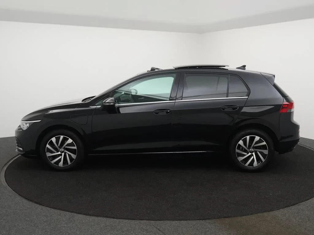 Volkswagen-Golf-image-29