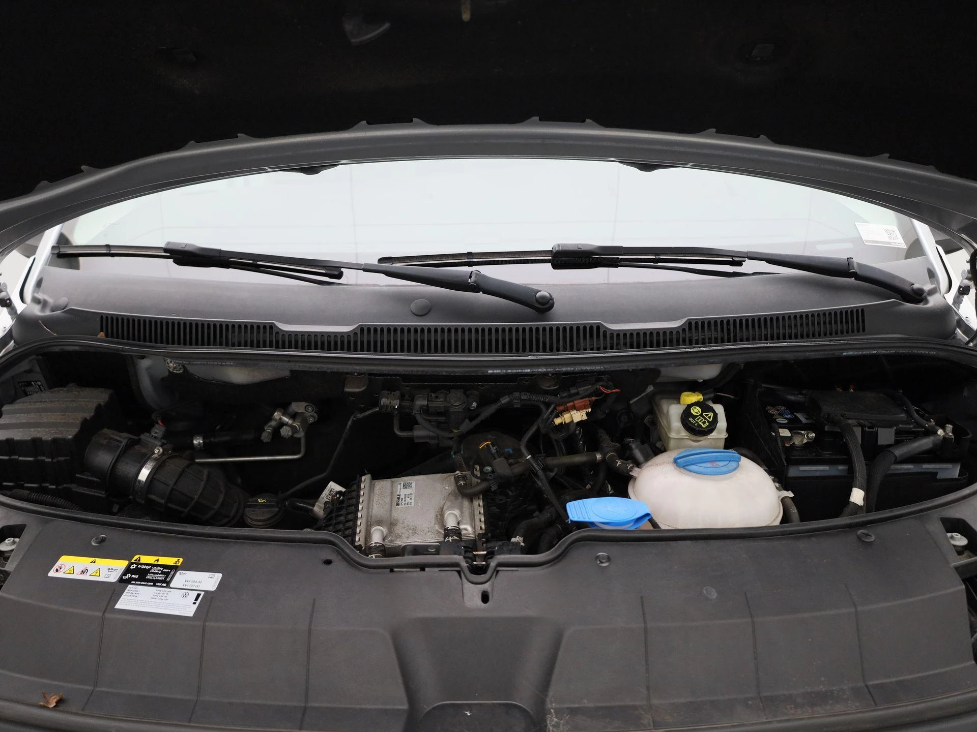 Volkswagen-Transporter-image-37