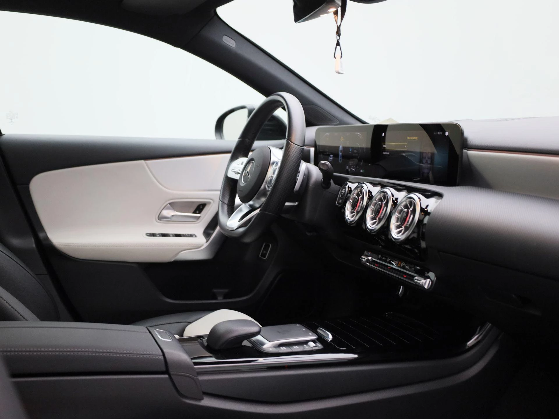 Mercedes-Benz A-Klasse 250 Premium
