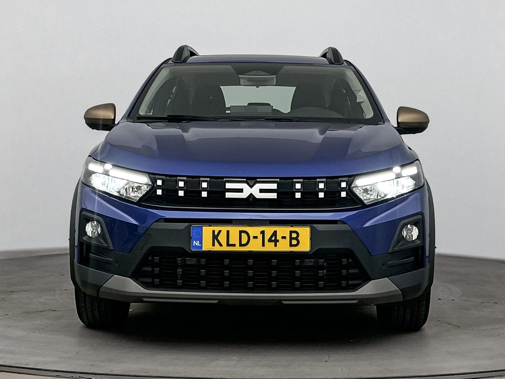 Dacia-Sandero Stepway-image-4