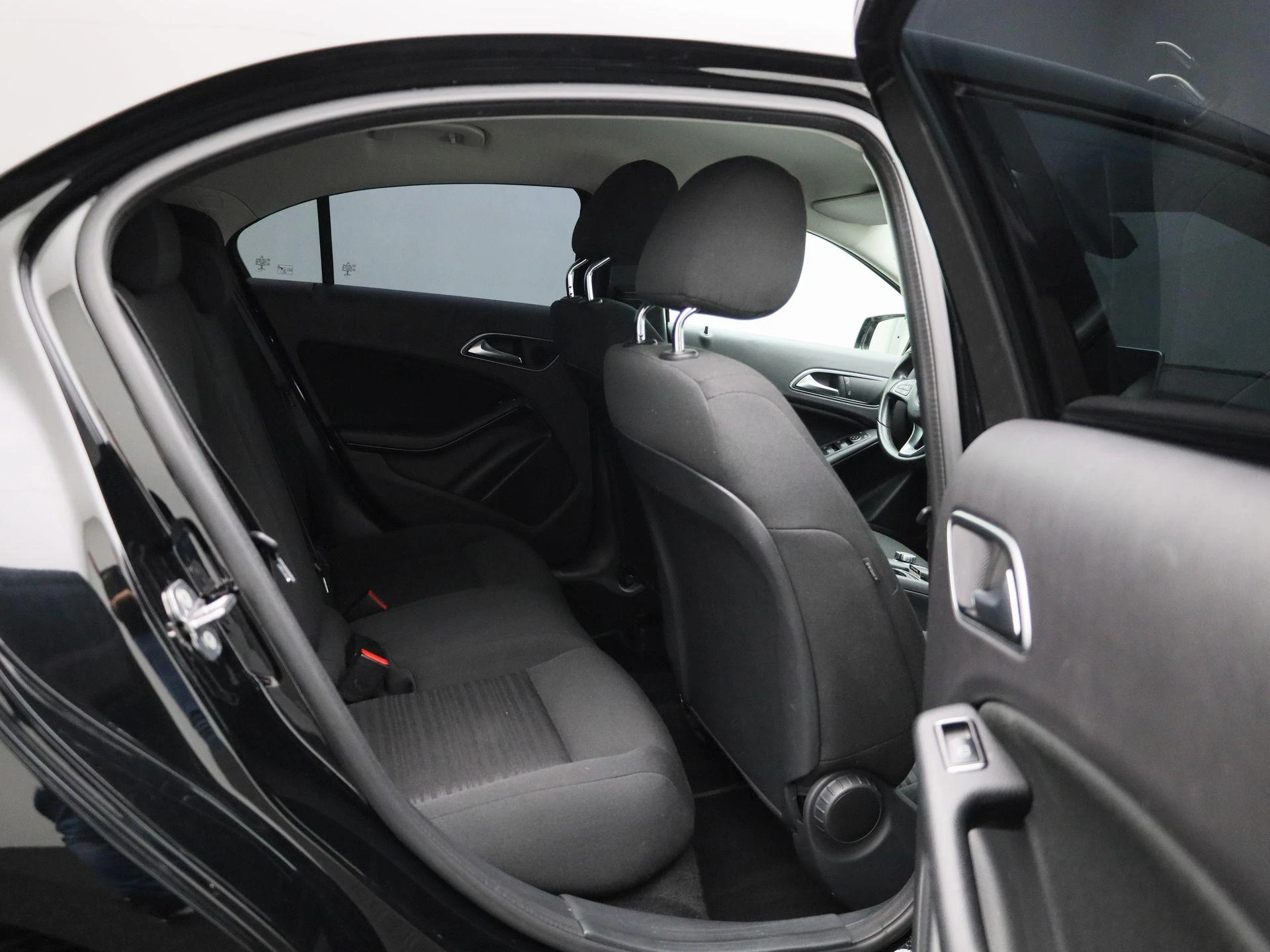 Mercedes-Benz-A-Klasse-image-35