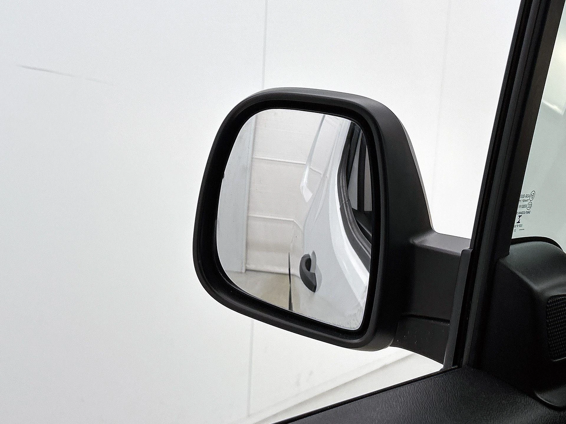 Peugeot-Partner-image-19