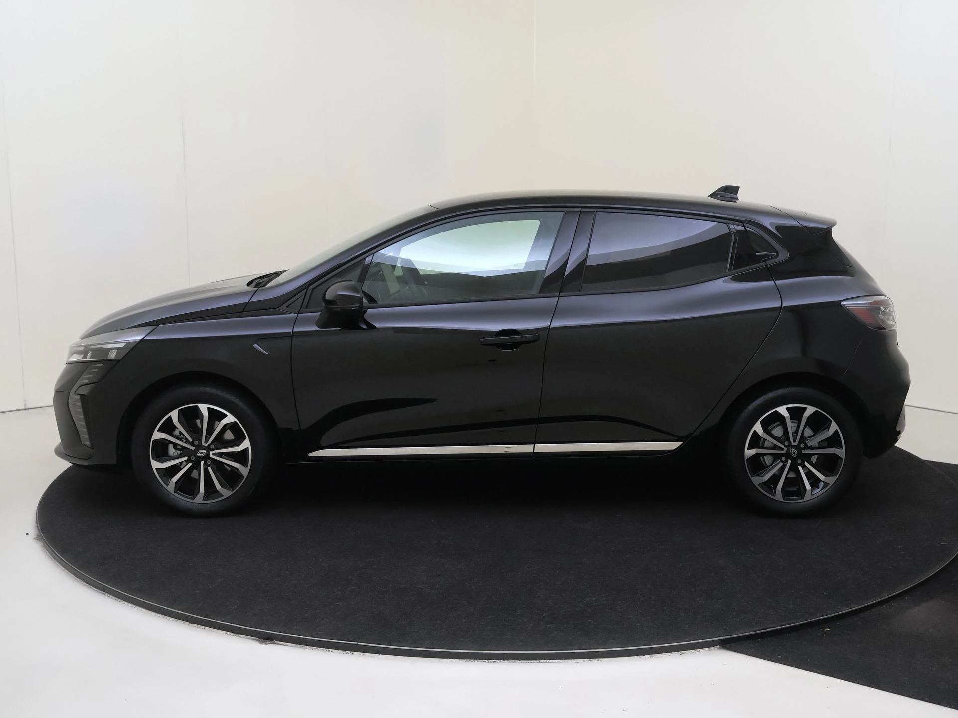 Renault-Clio-image-7