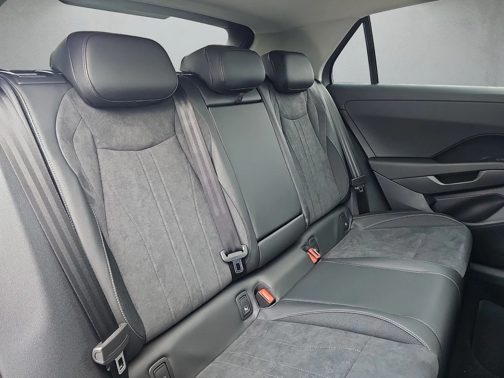 Volkswagen-T-Roc-image-11