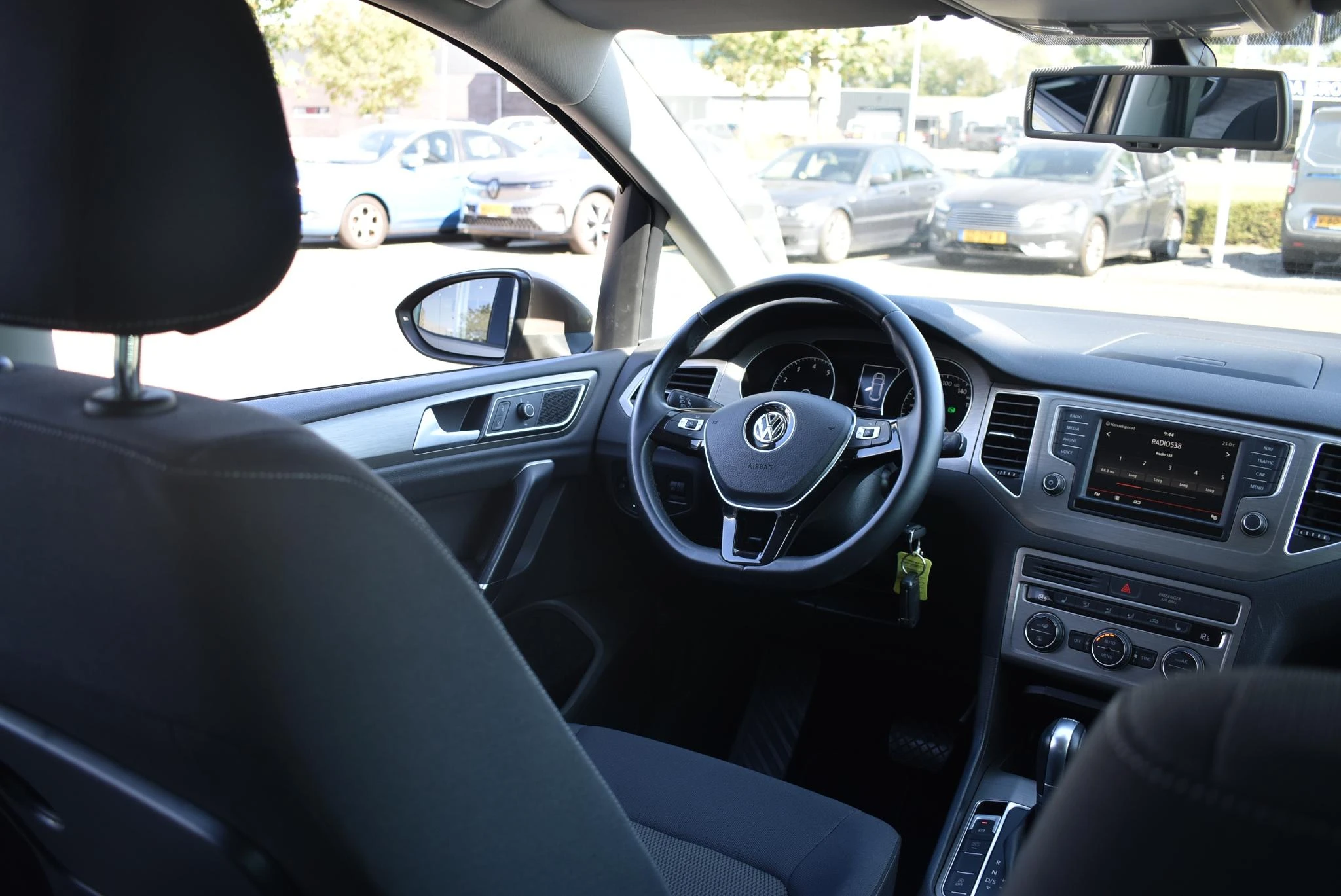 Volkswagen-Golf Sportsvan-image-48