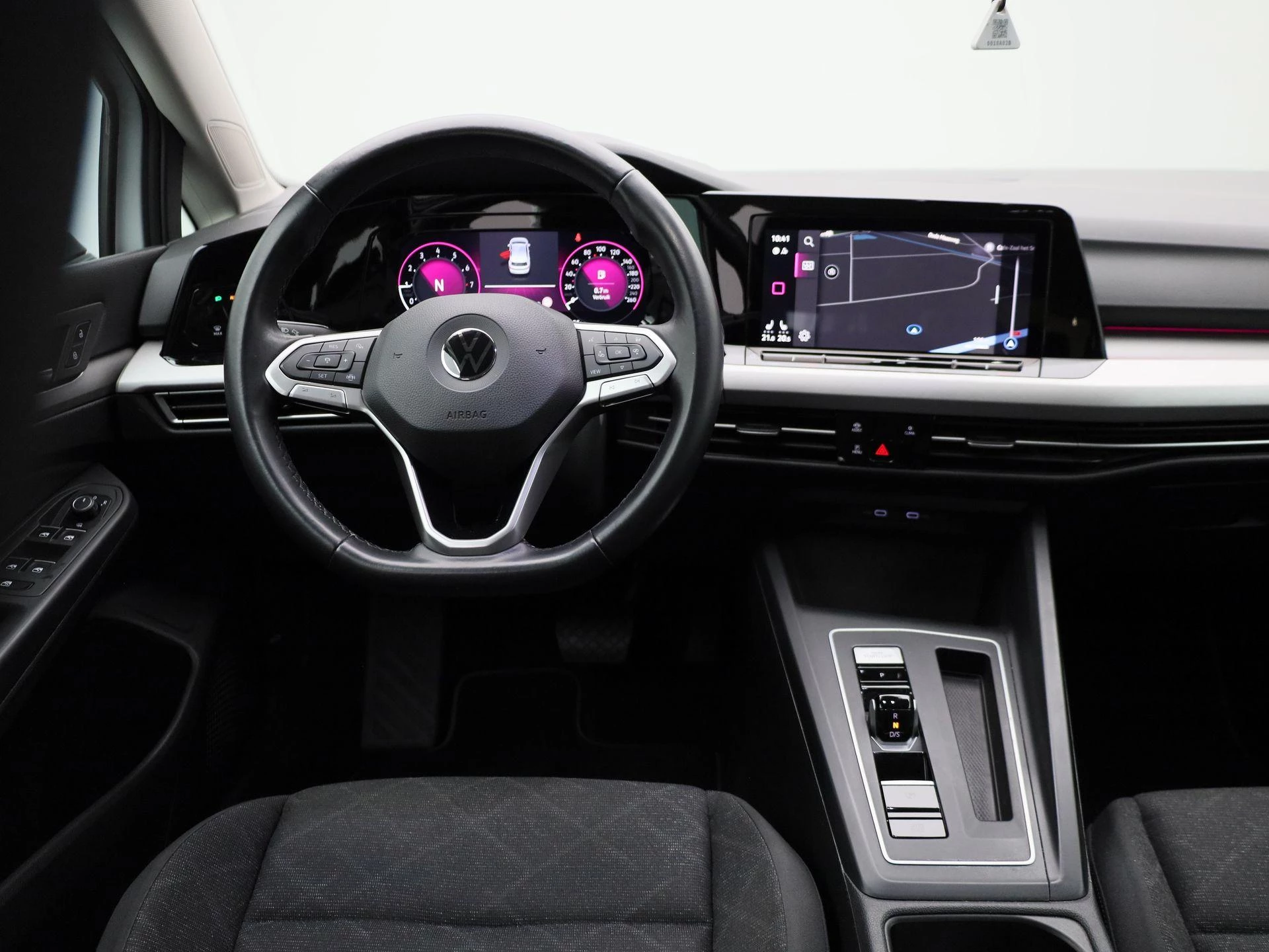 Volkswagen-Golf-image-7