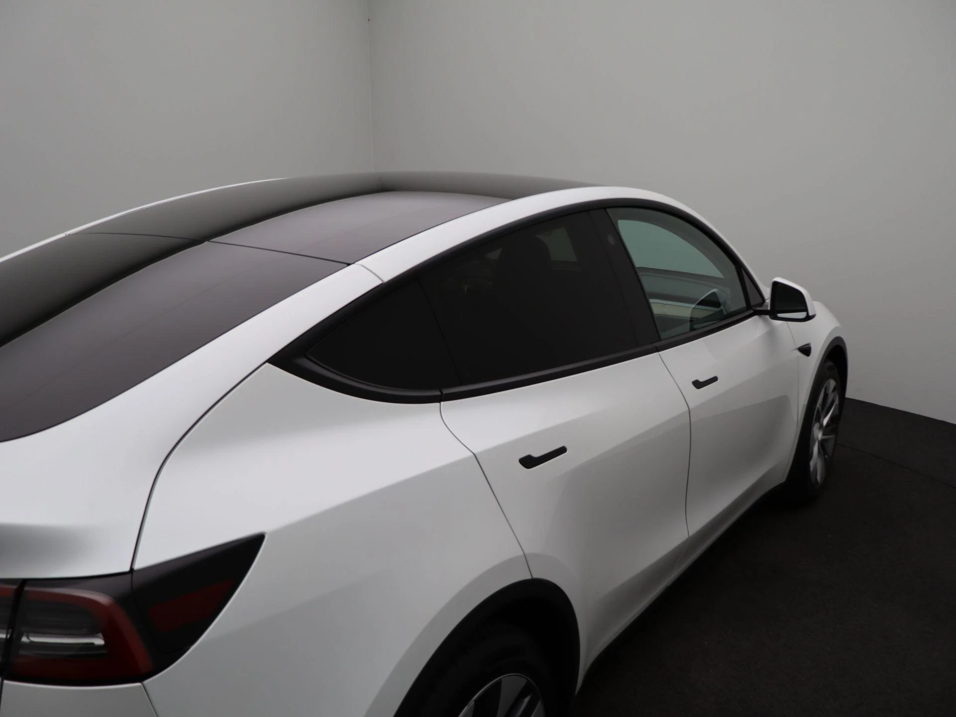 Tesla-Model Y-image-39