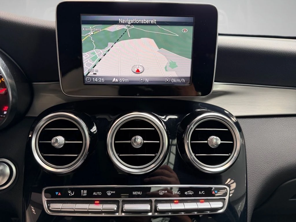 Mercedes-Benz-GLC 250-image-6