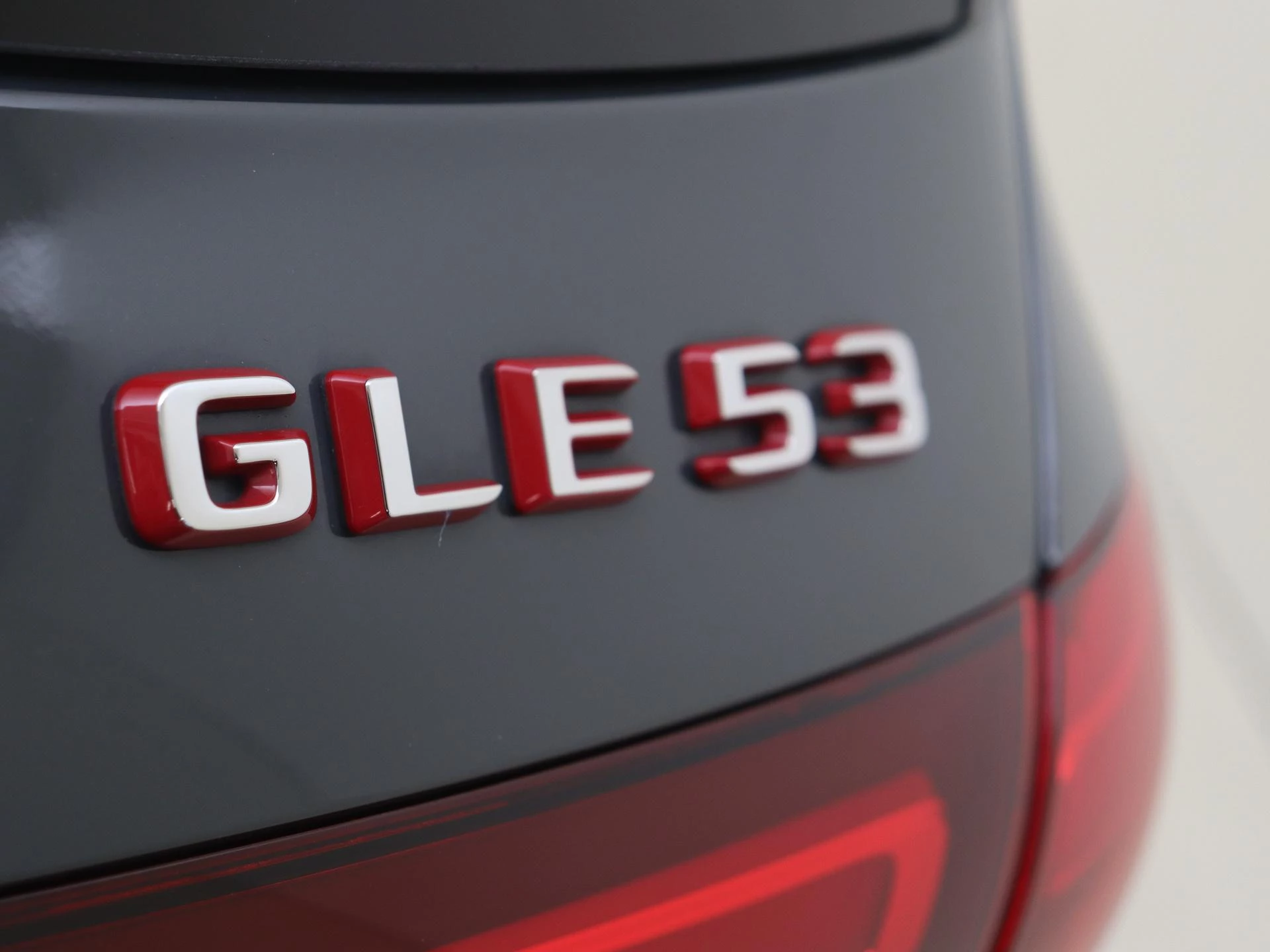 Mercedes-Benz-GLE-image-45