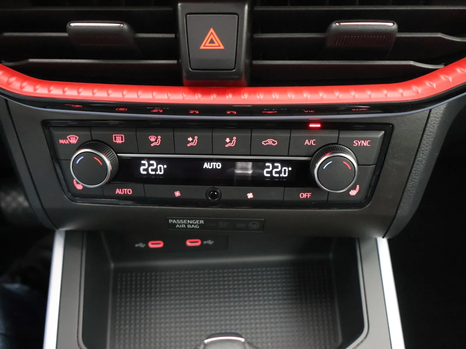 SEAT Arona Arona 1.0TSI FR Edition 110PK *AUTOMAAT*NAVI*BLTH*CRUISE*PDC*DIGITAL DASHBOARD*ZETELVERWARMING*...