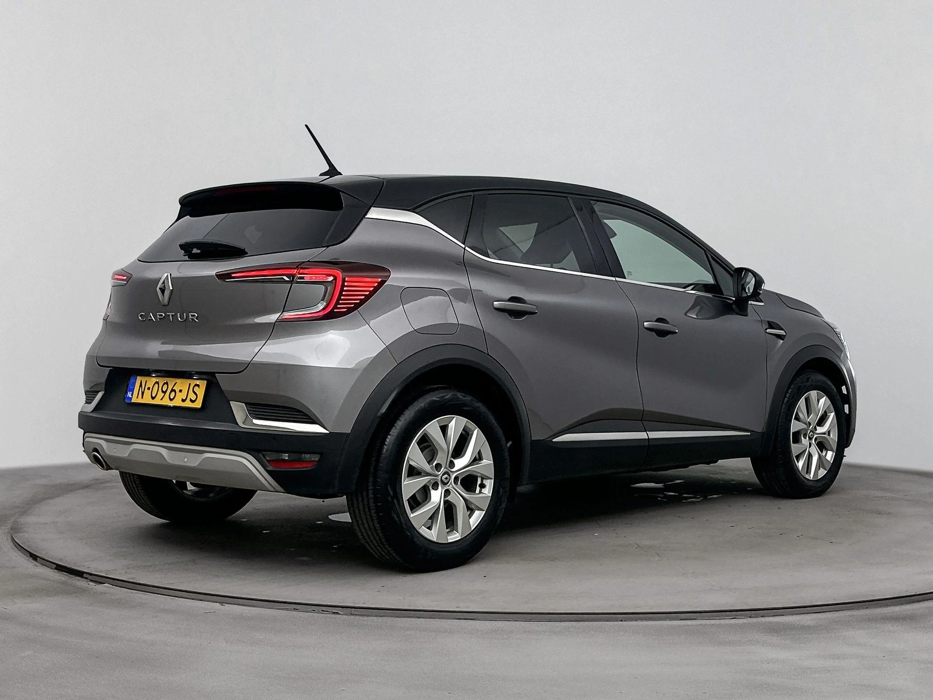 Renault-Captur-image-3