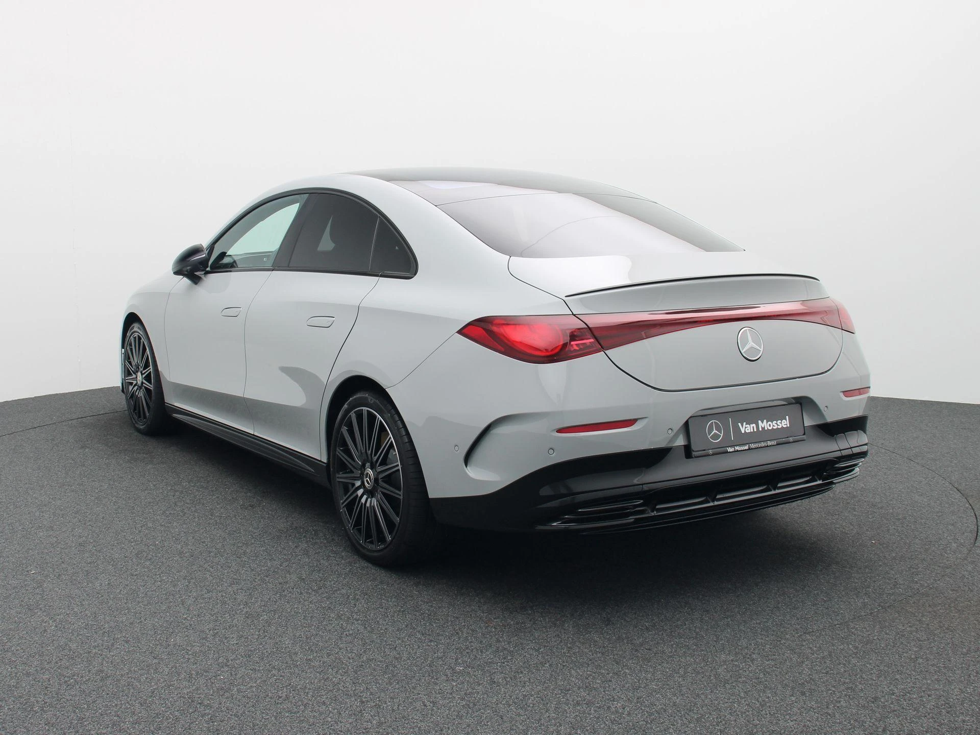 Mercedes-Benz-CLA-image-1