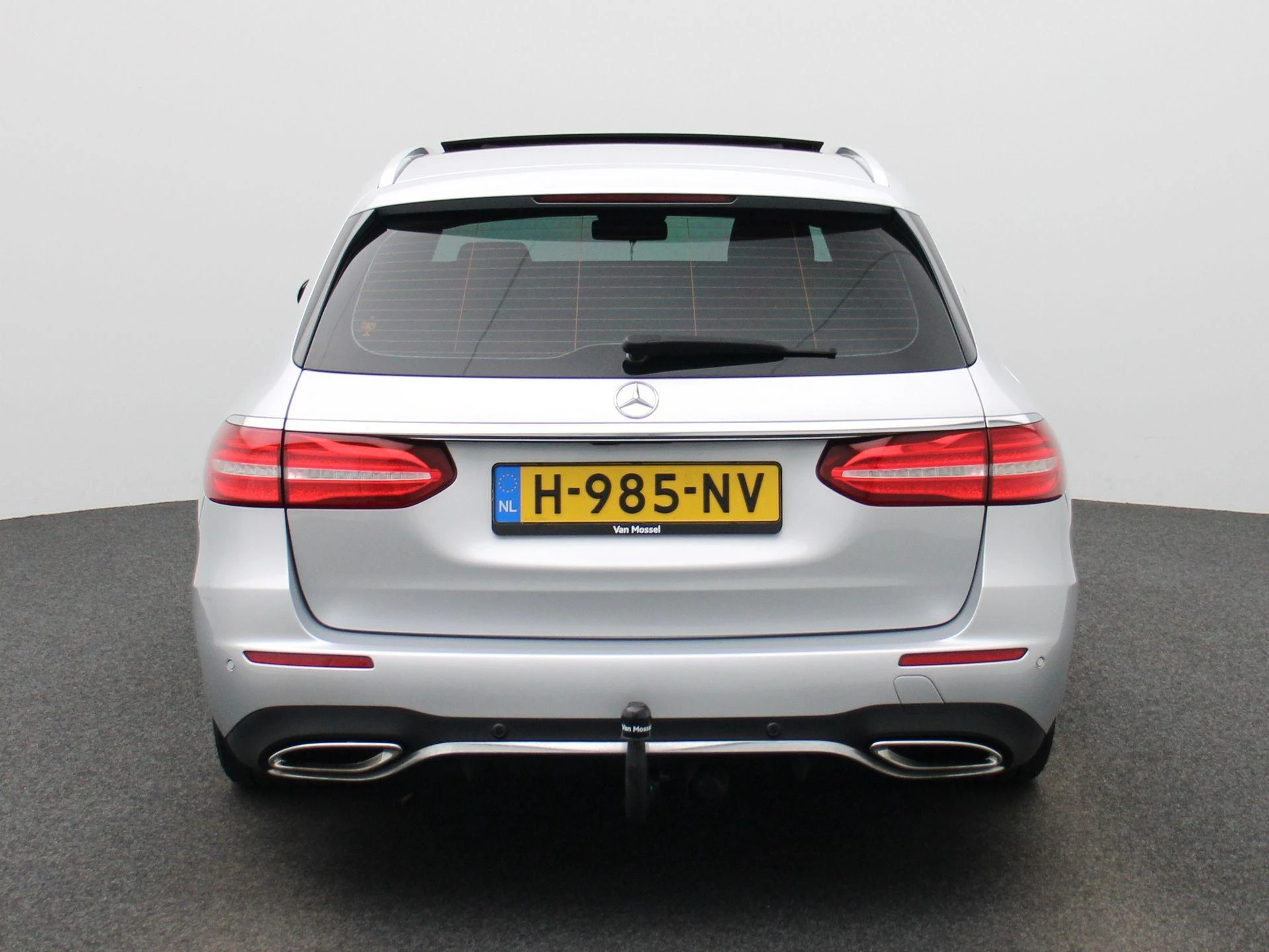 Mercedes-Benz-E-Klasse-image-5