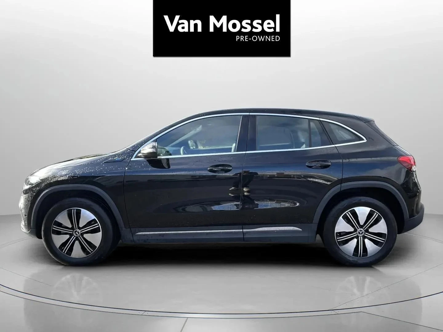 Mercedes-Benz-EQA-image-7