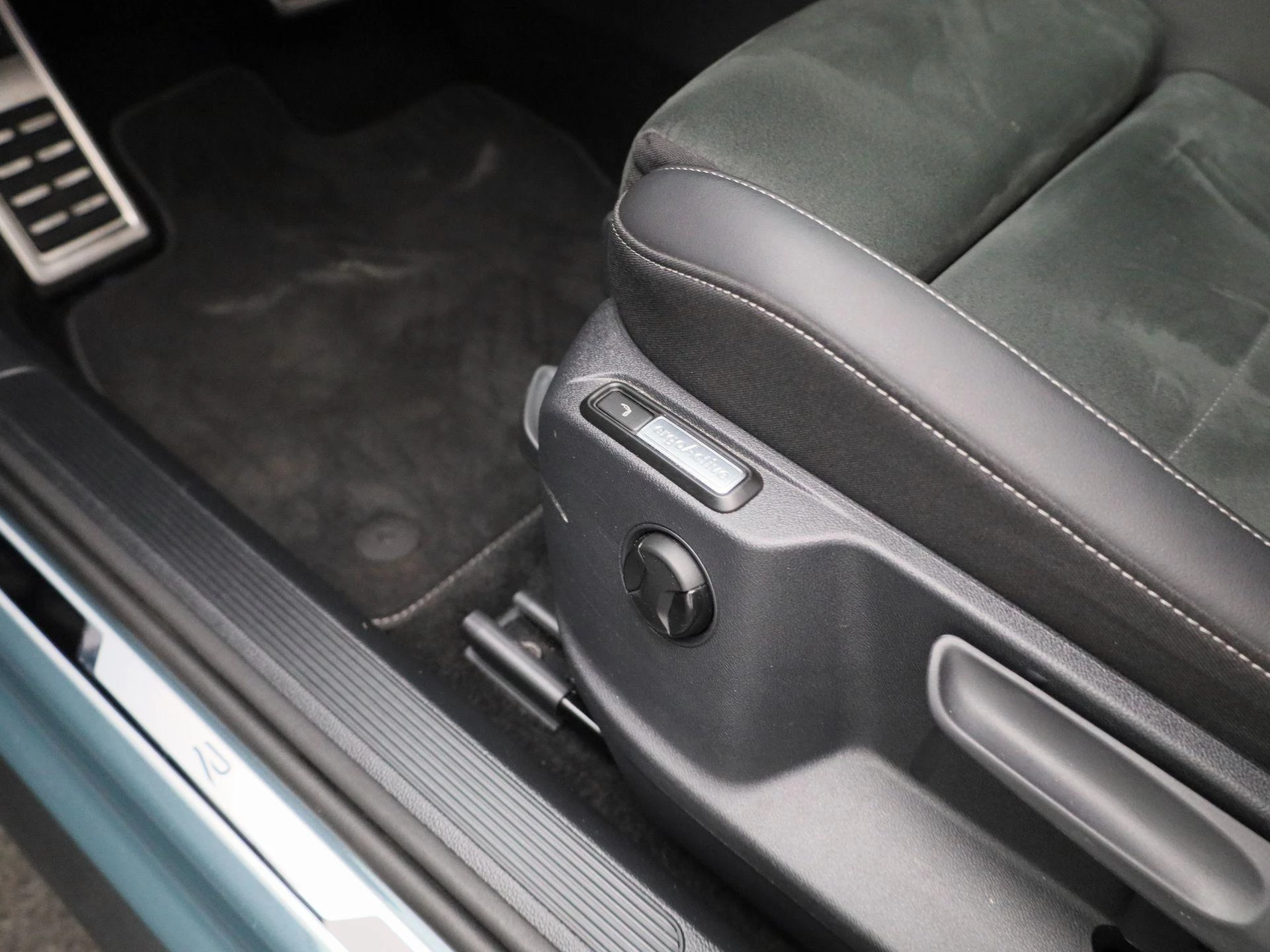 Volkswagen-T-Roc-image-28