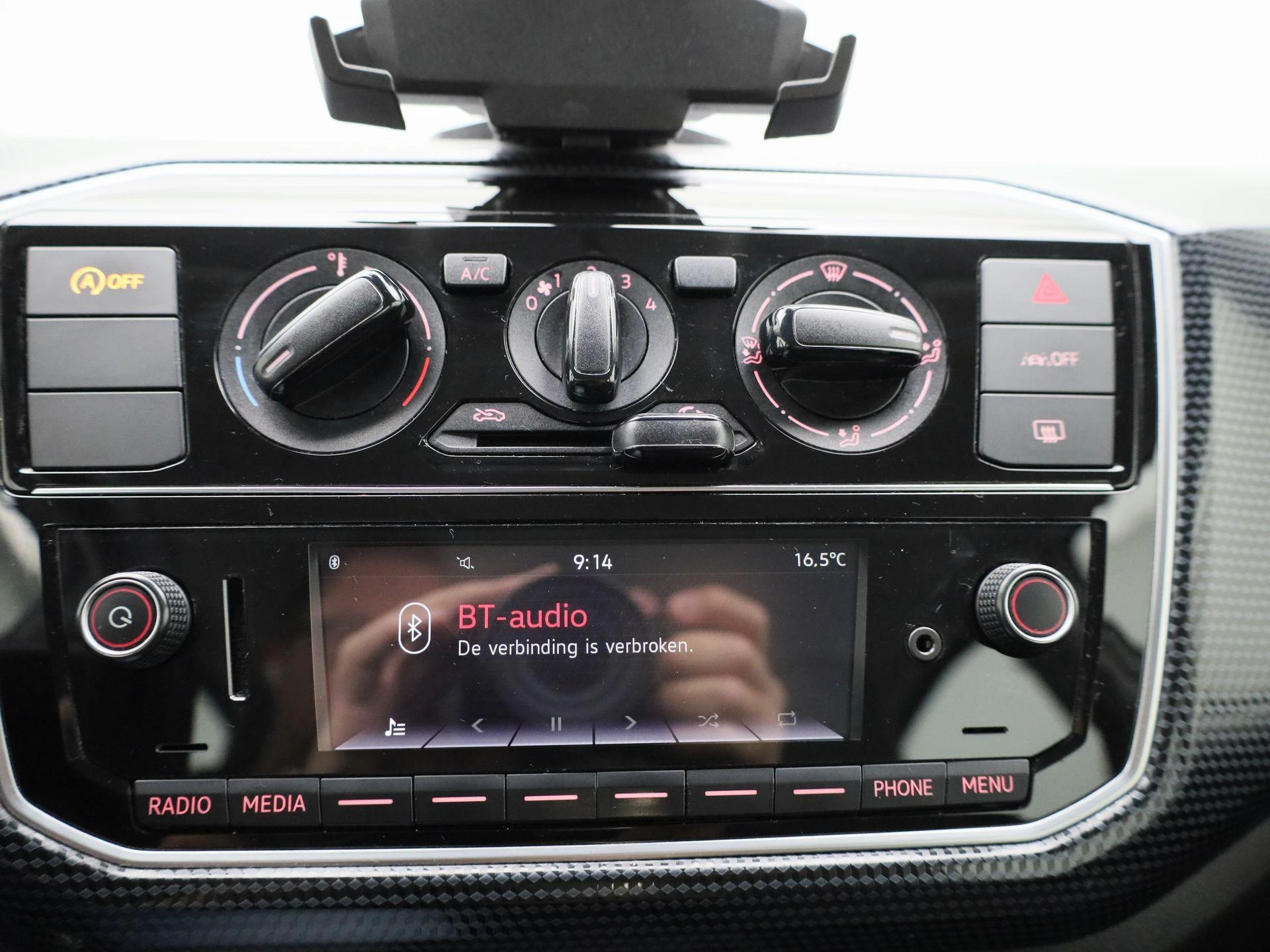 Volkswagen-up!-image-15