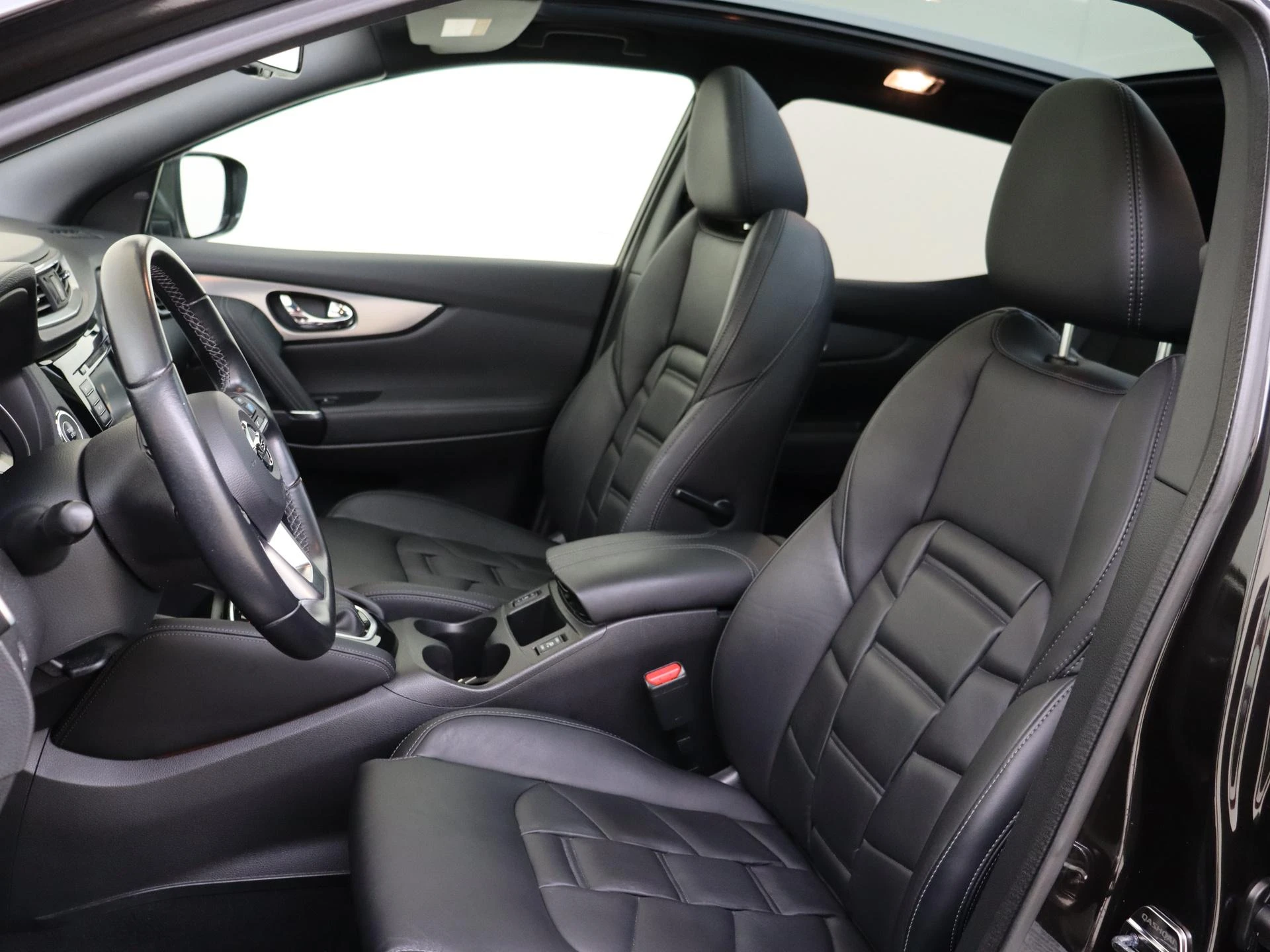 Nissan-QASHQAI-image-14