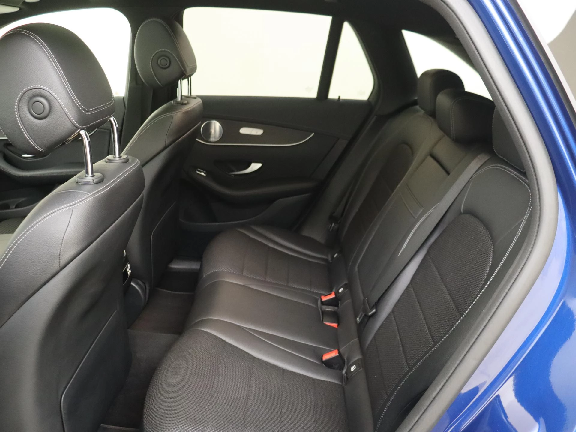 Mercedes-Benz-GLC-image-11