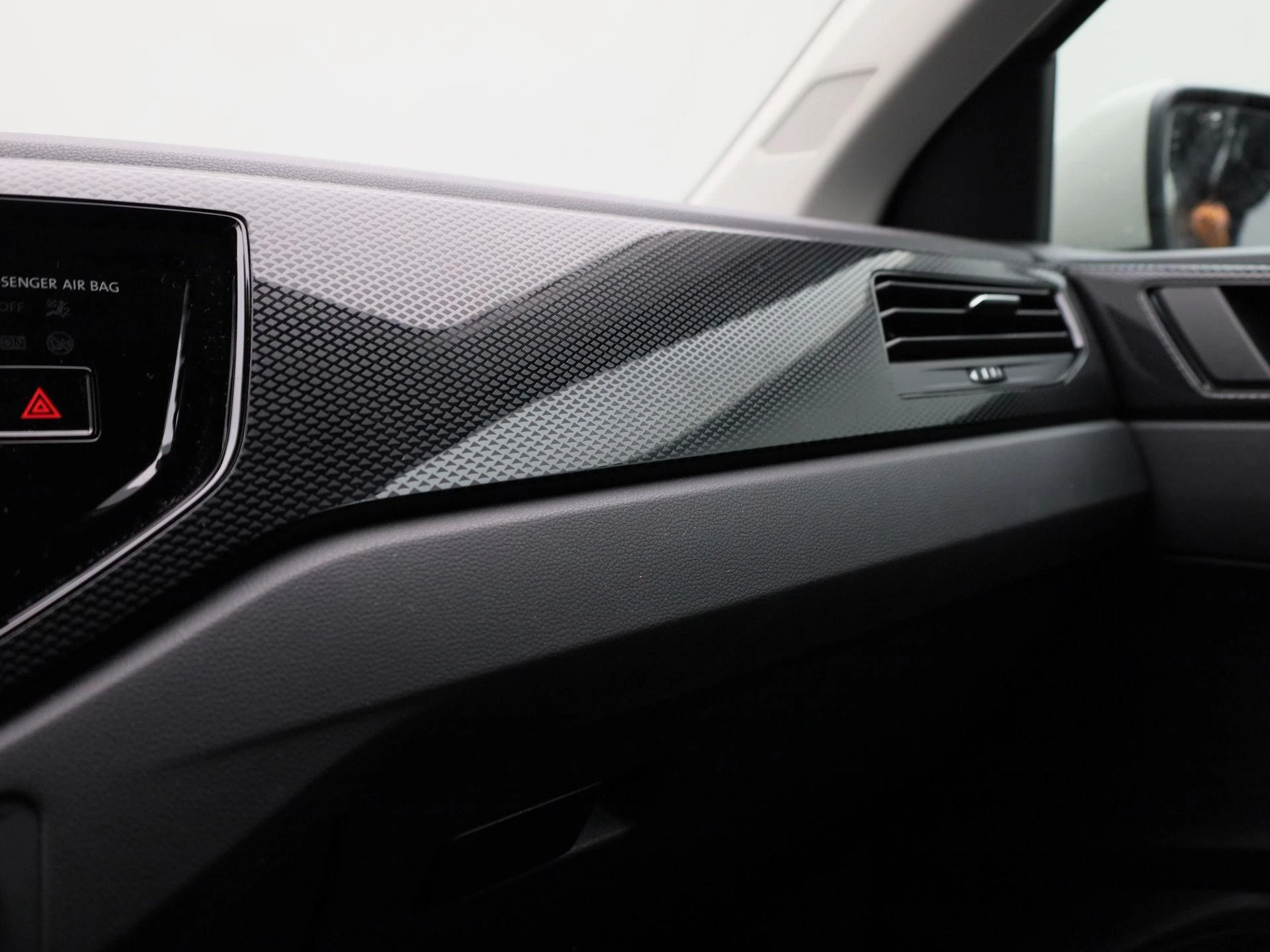 Volkswagen-Polo-image-23