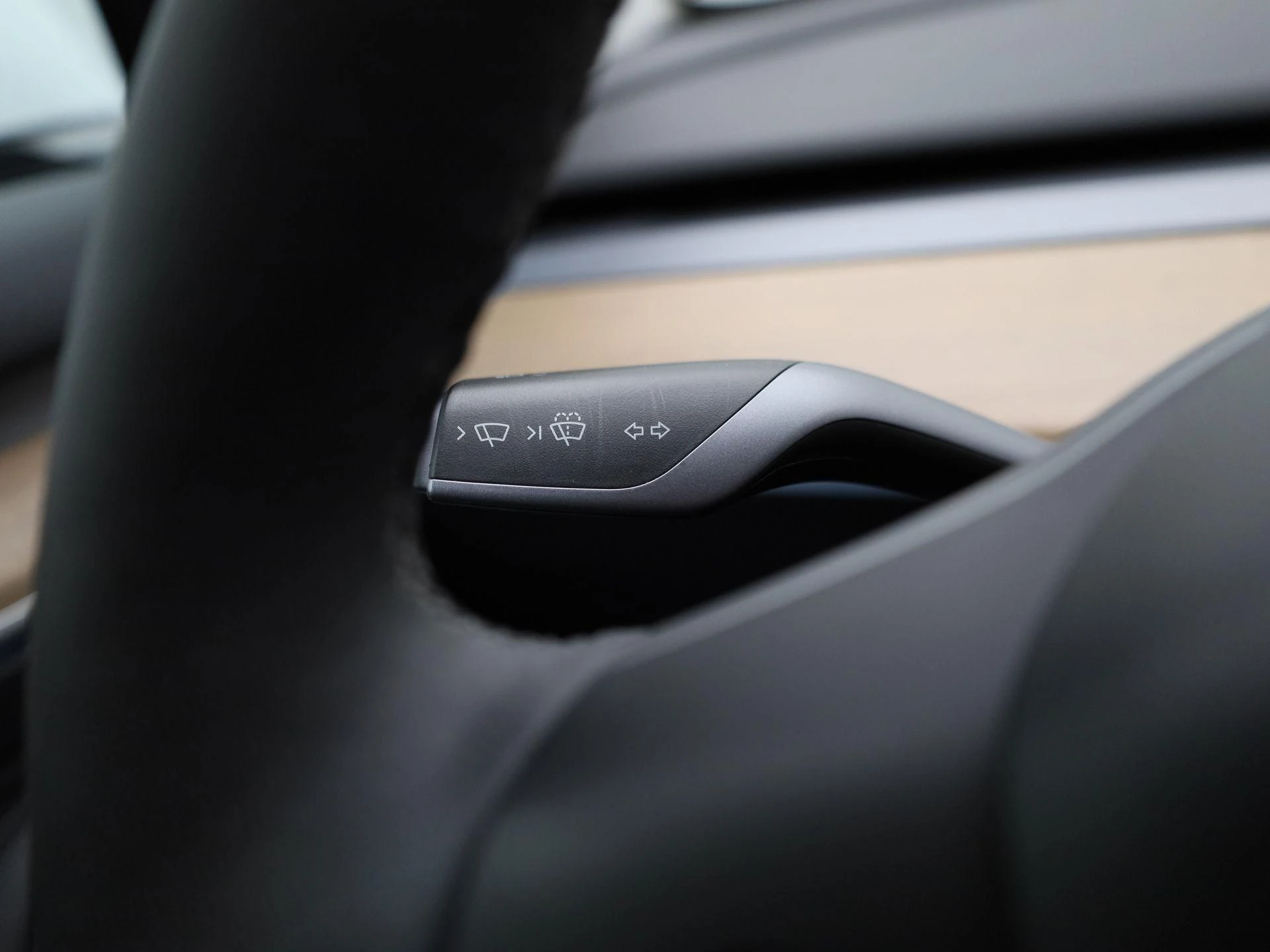 Tesla-Model 3-image-27